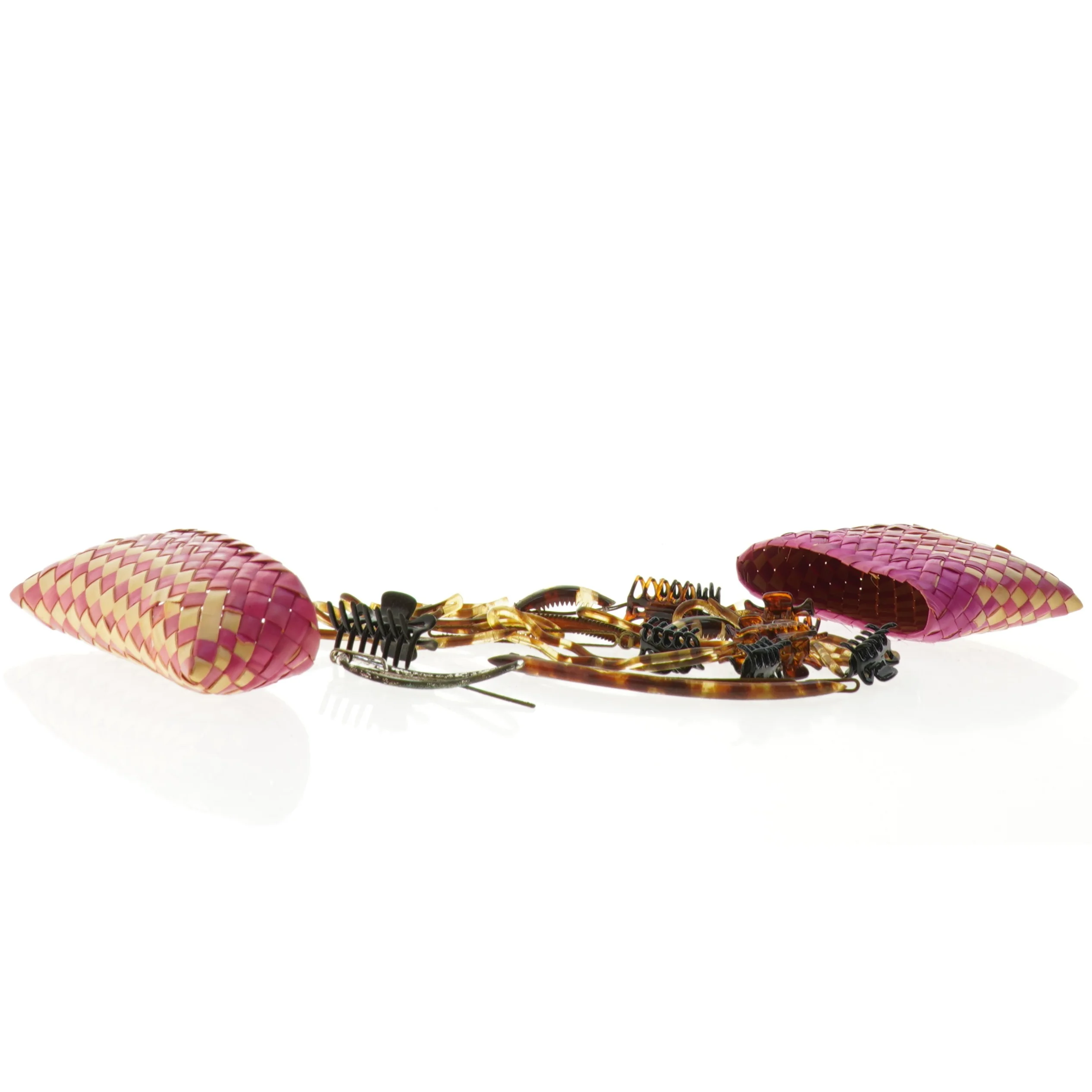 Flettet pung og hårtilbehør (str. Eske 12 x 9 cm)