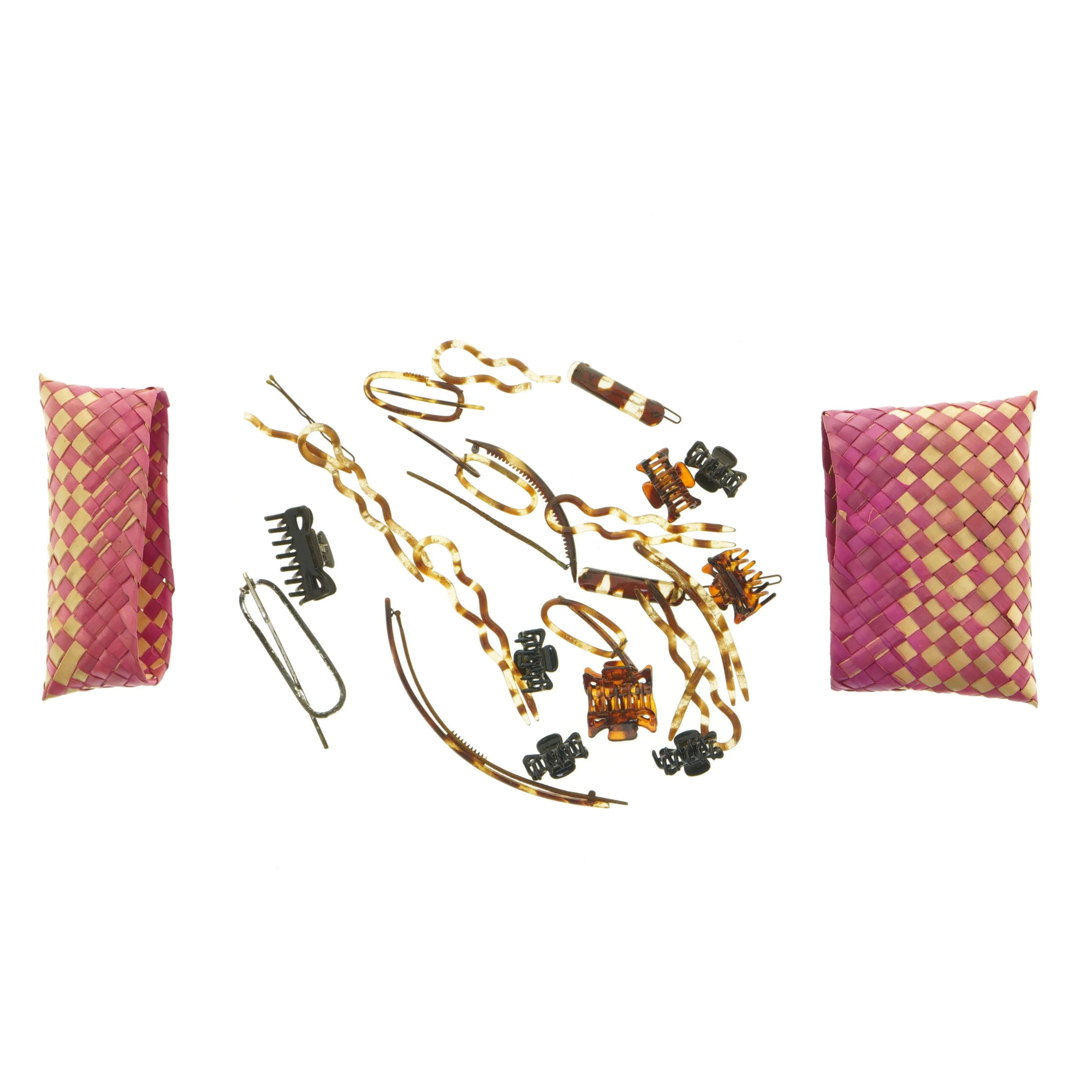 Flettet pung og hårtilbehør (str. Eske 12 x 9 cm)