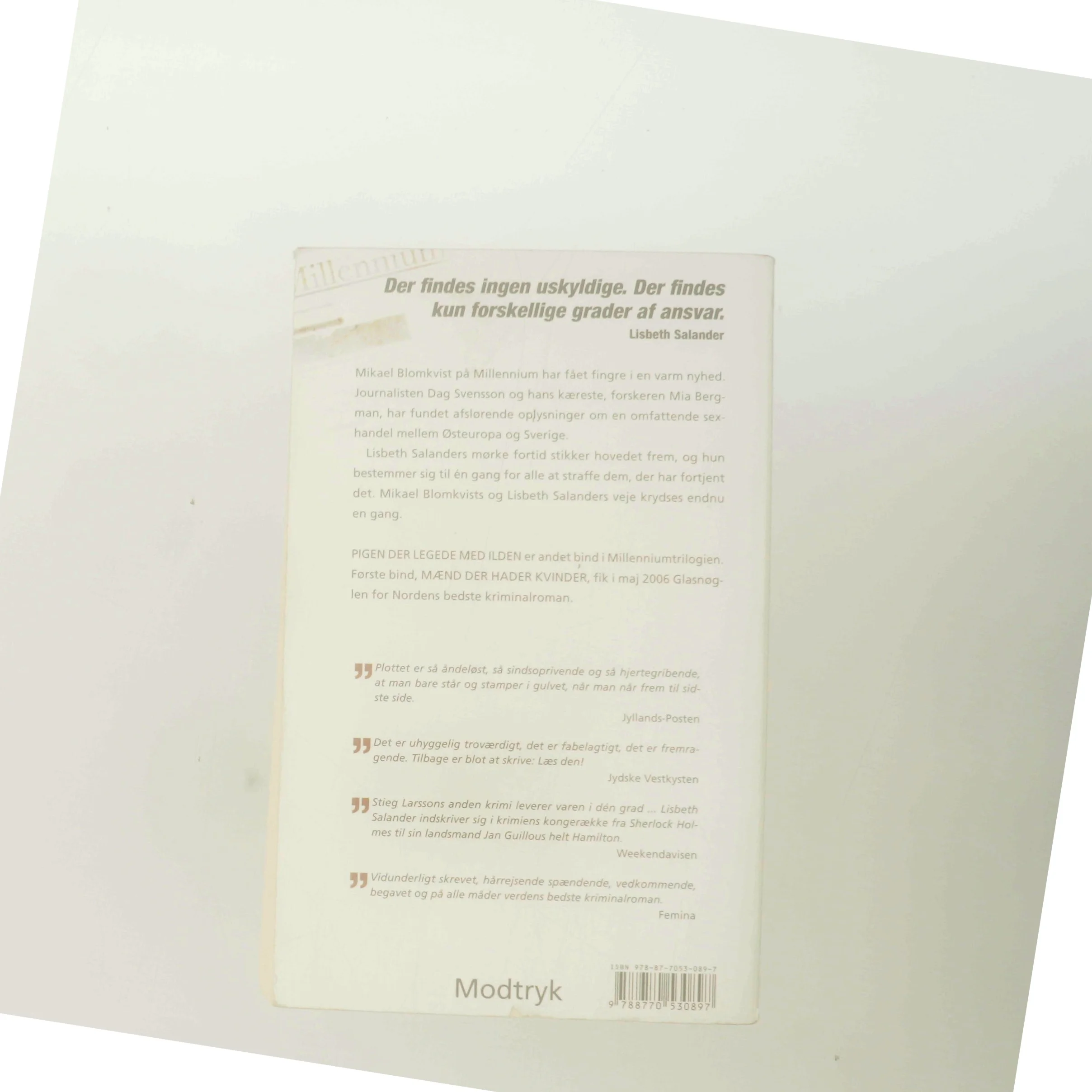 Pigen Der Legede Med Ilden (Millennium, 2. Bind) af Stieg Larsson (Bog)