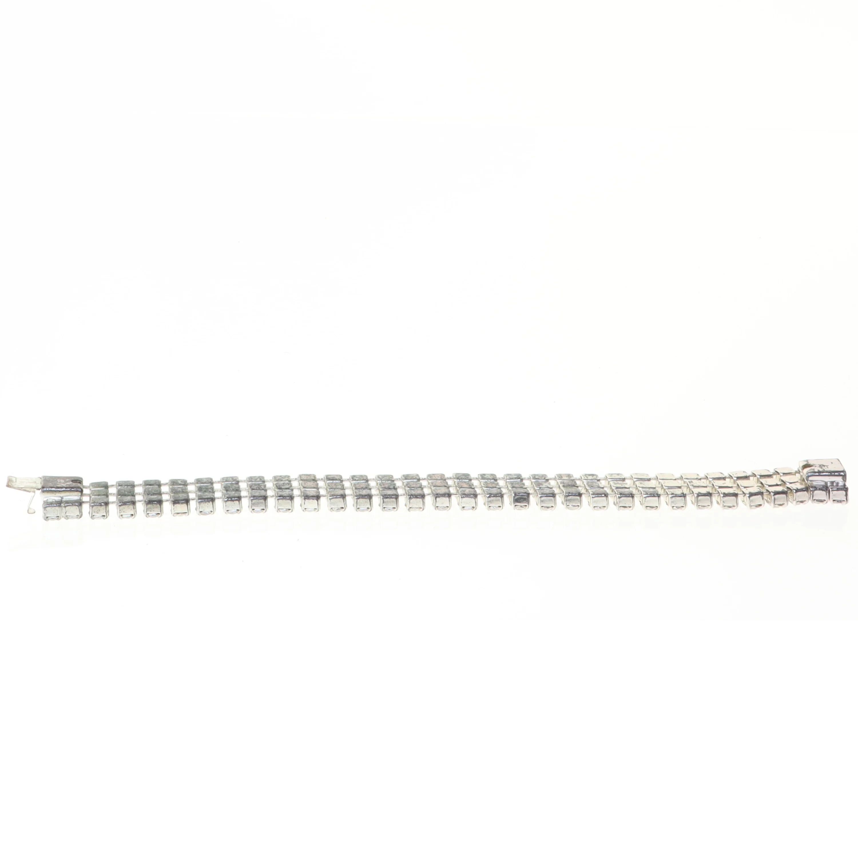 Tennisarmbånd med simulerede diamanter (str. Kæde 19 x en komma 3 sådan cm)