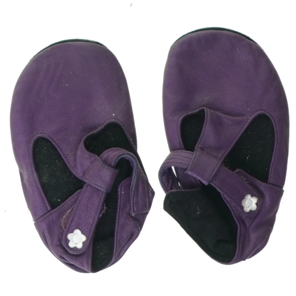 Hjemmesko/babysko fra Fuzzies (str. 15 cm)