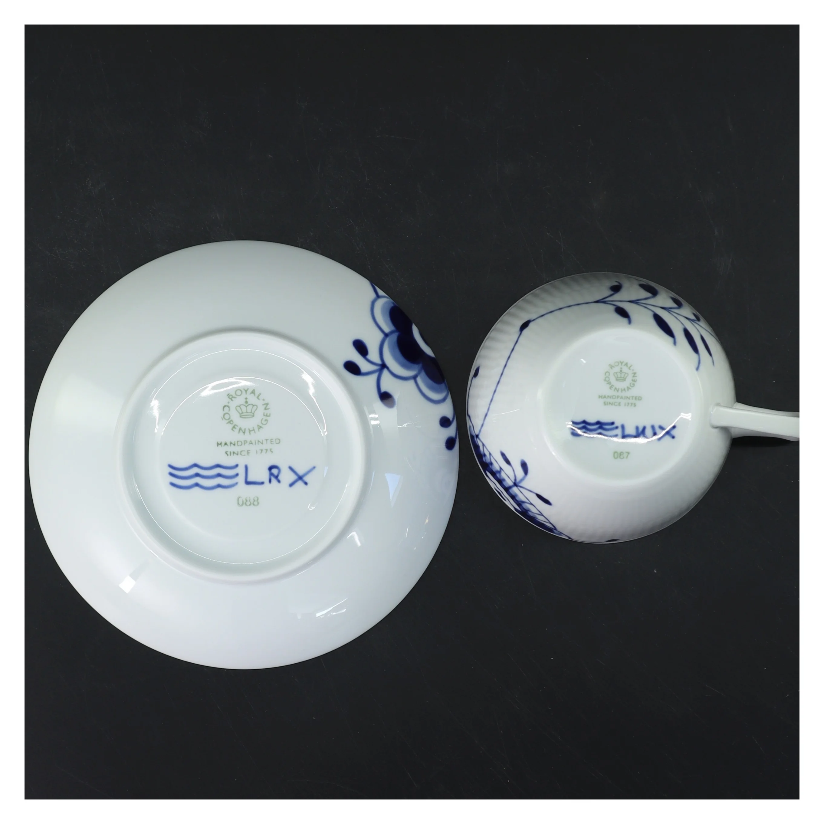 Mega mussel tekop og underkop fra Royal Copenhagen (str. Ø 10 & 16 cm)