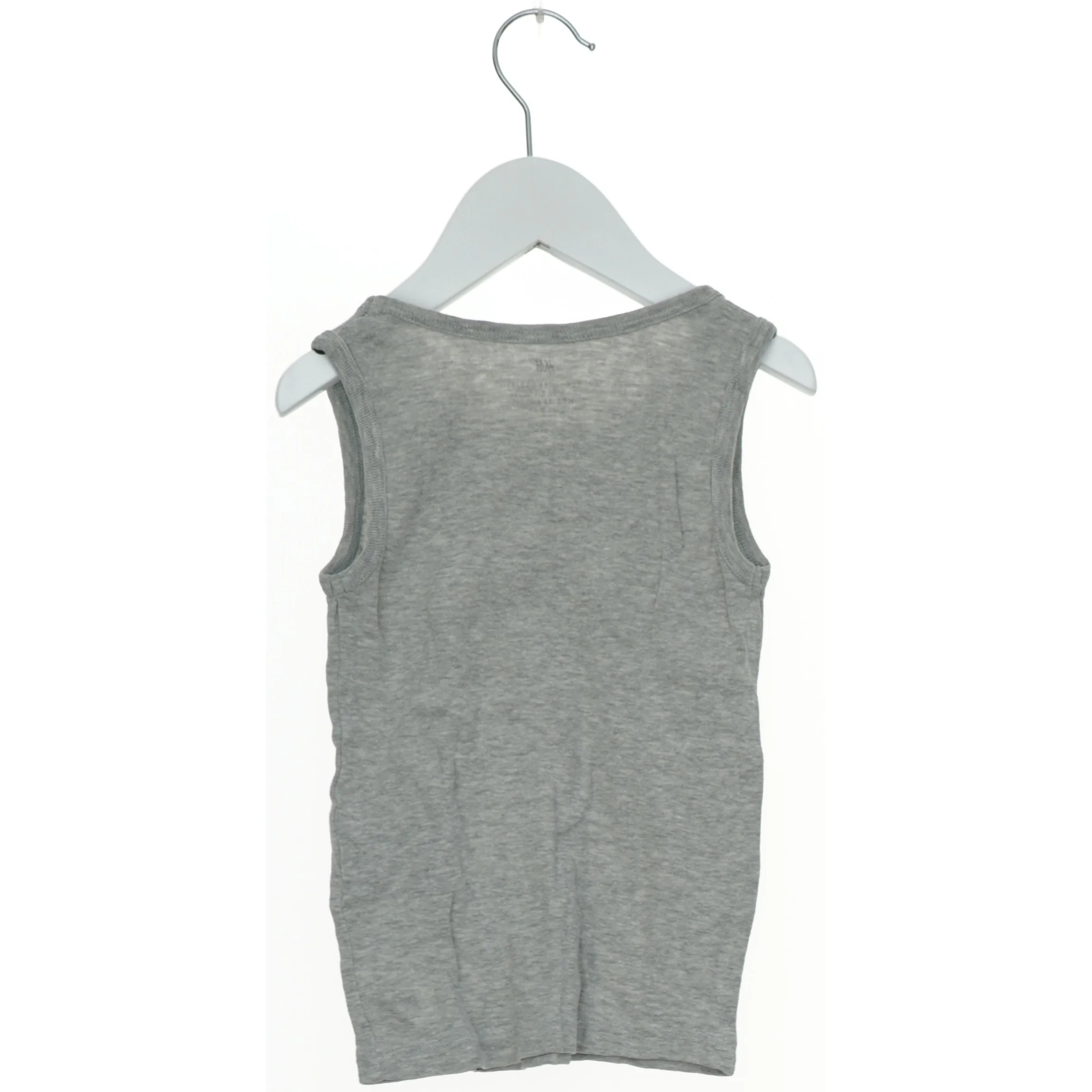 Grå tanktop fra H&M (str. 104)