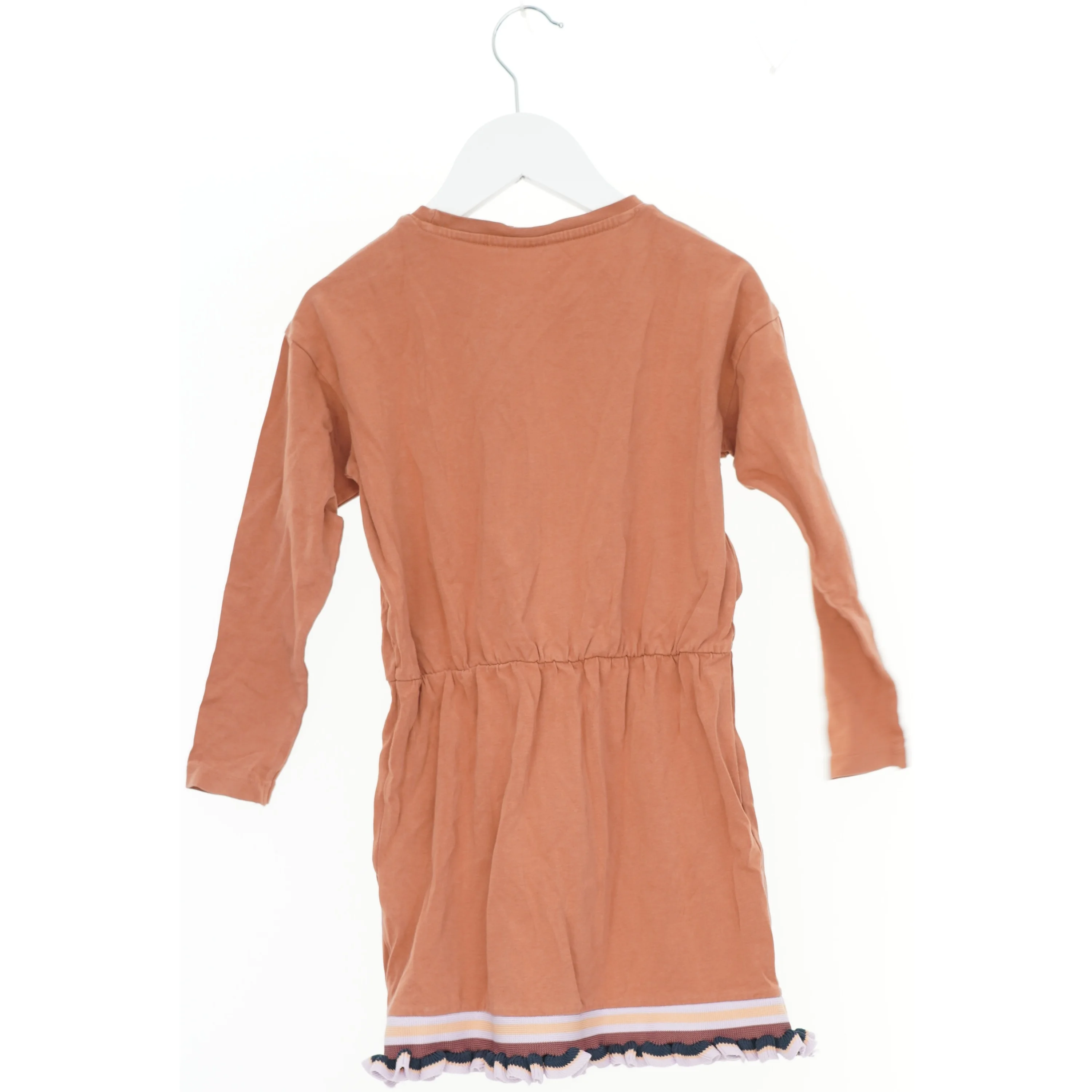 Brun kjole med lange ærmer fra Hummel (str. 116)