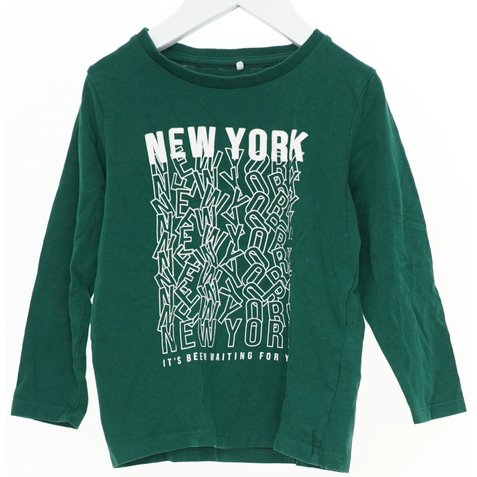 Langærmet T-shirt med New York print fra Name It (str. 98)