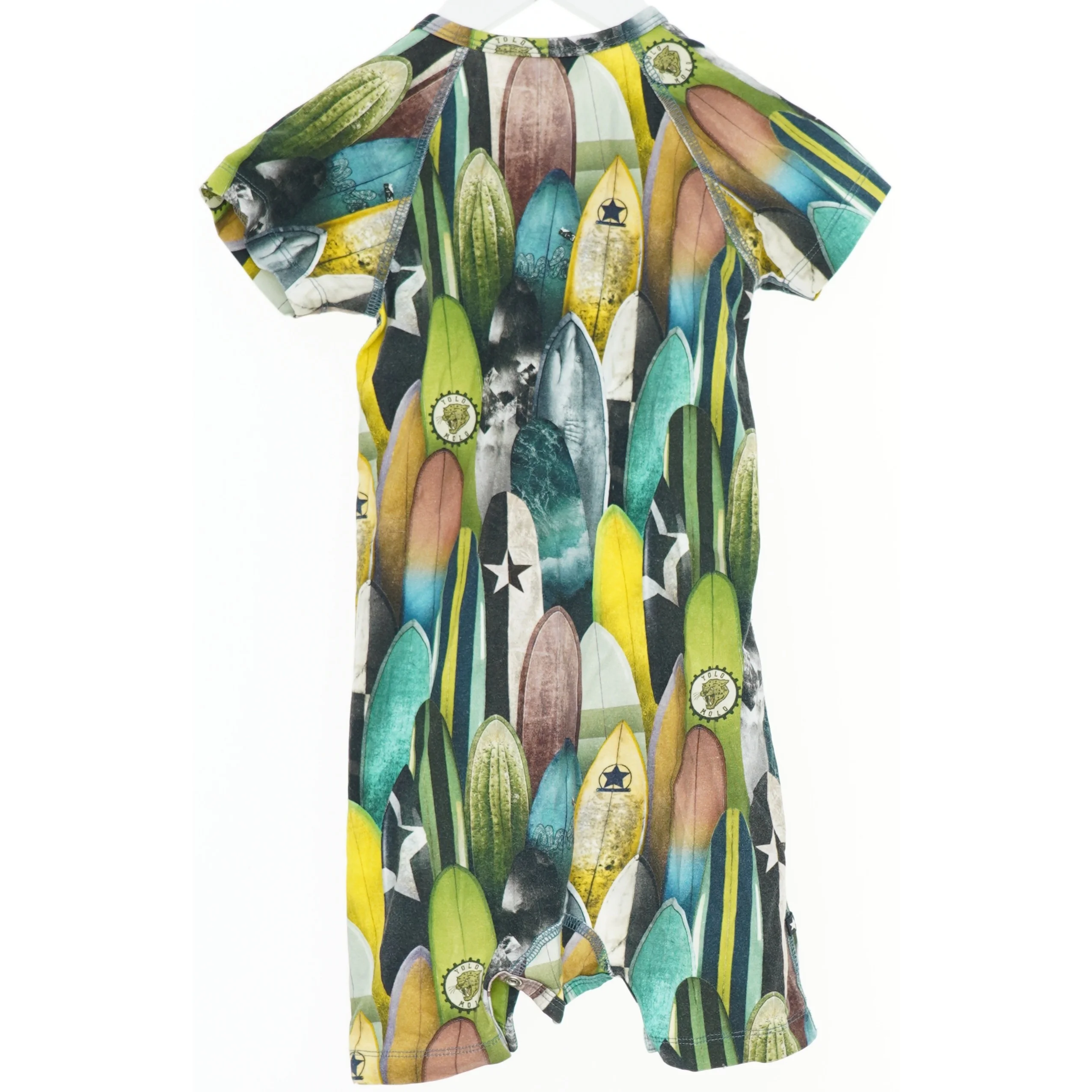 Heldragt med surfbrætter design fra Molo (str. 86)