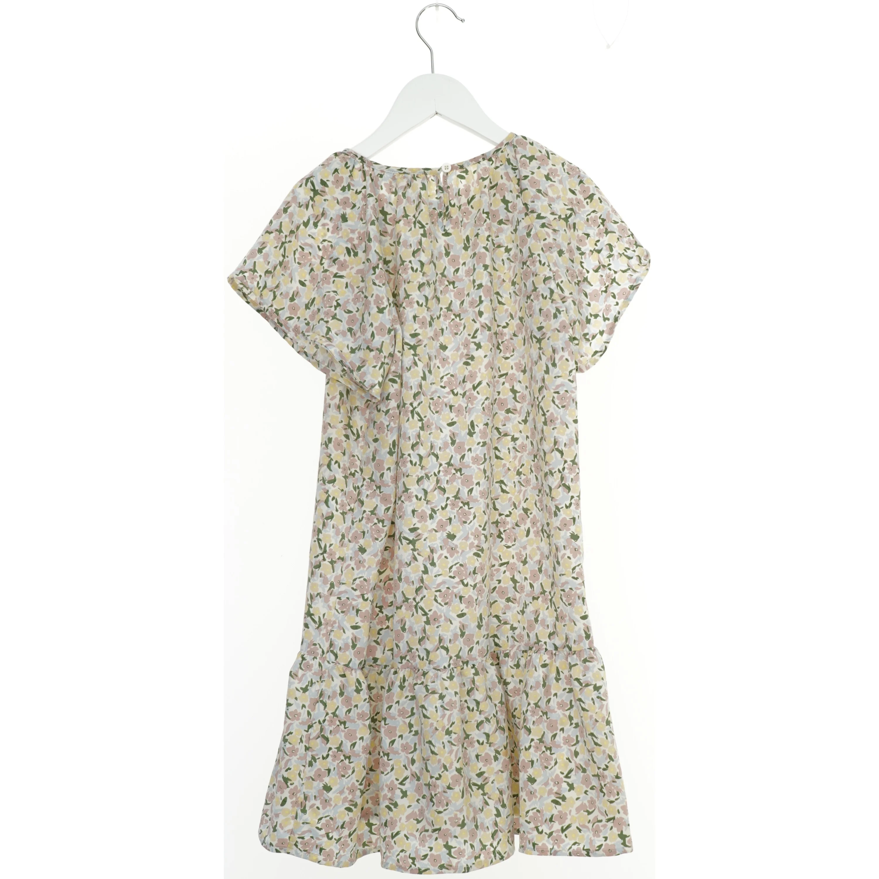 Blomstret kjole fra Name It (str. 140)