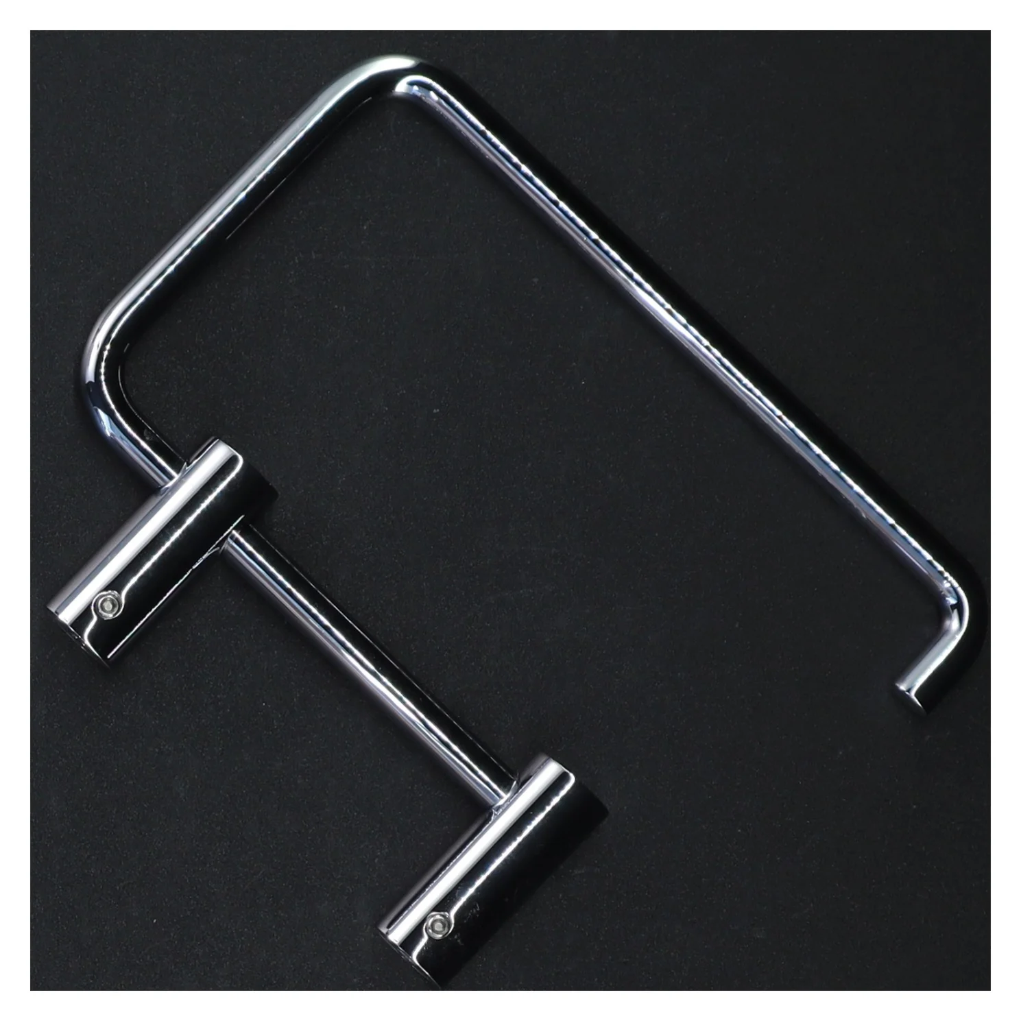 Toiletrolleholder i krom fra Børma (str. 3 x ø 1,5 cm 14 x 8,5 cm)