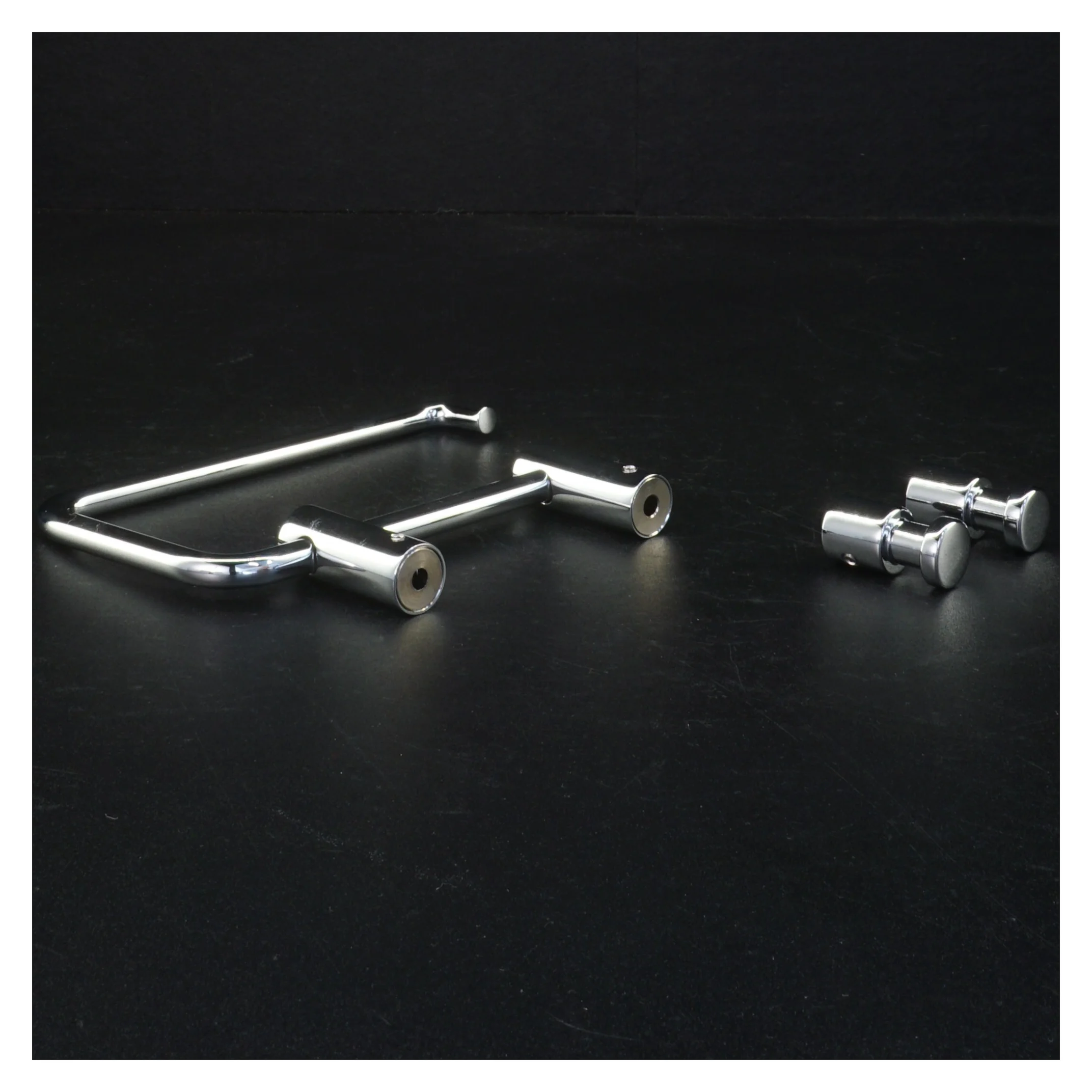 Toiletrolleholder i krom fra Børma (str. 3 x ø 1,5 cm 14 x 8,5 cm)