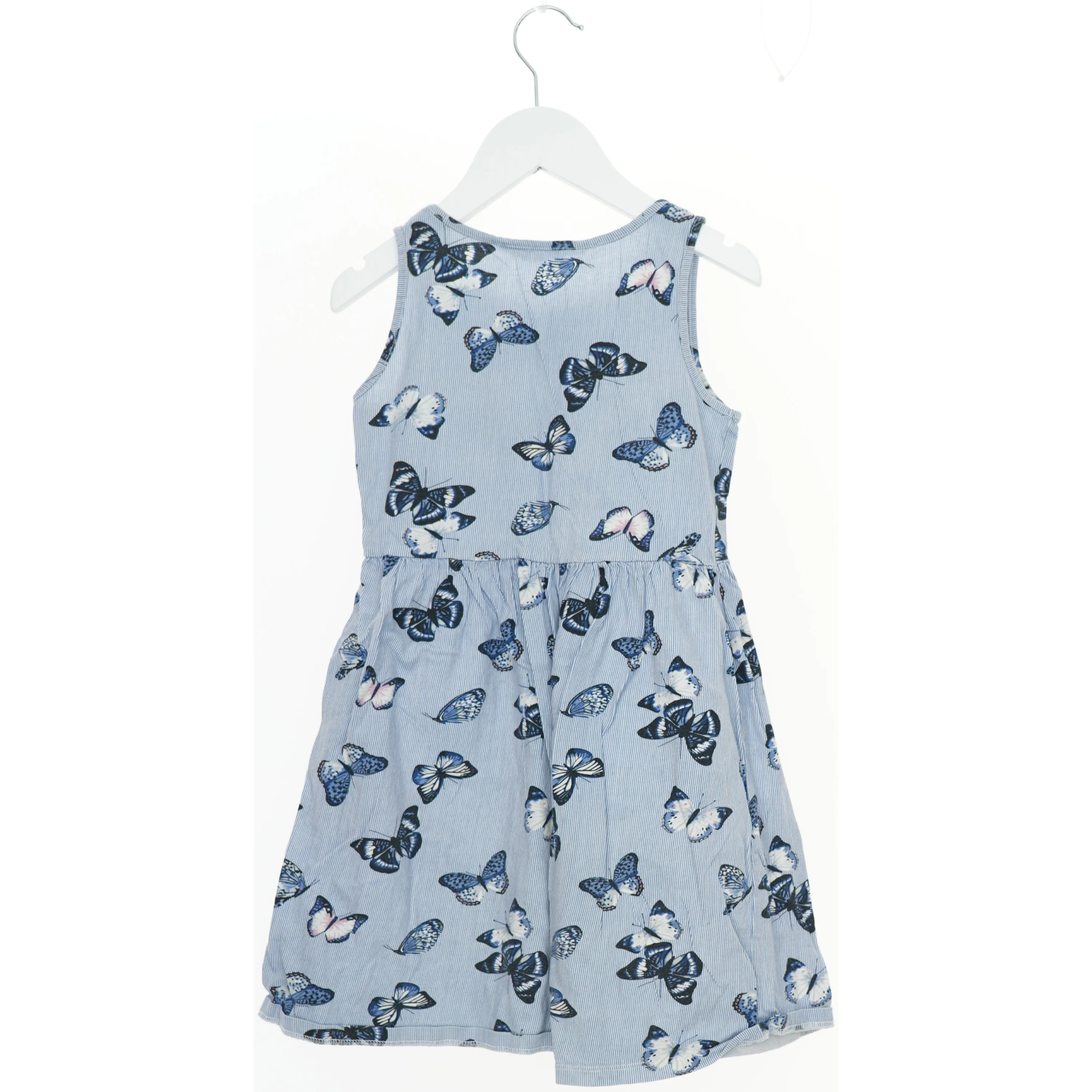 Sommerkjole med sommerfuglemønster fra H&M (str. 134)