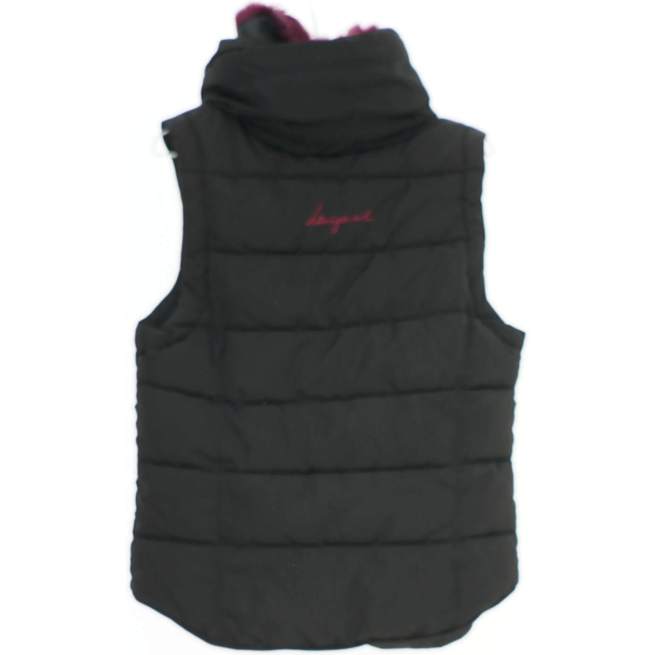 Vintervest med hætte fra Desigual (str. 134)