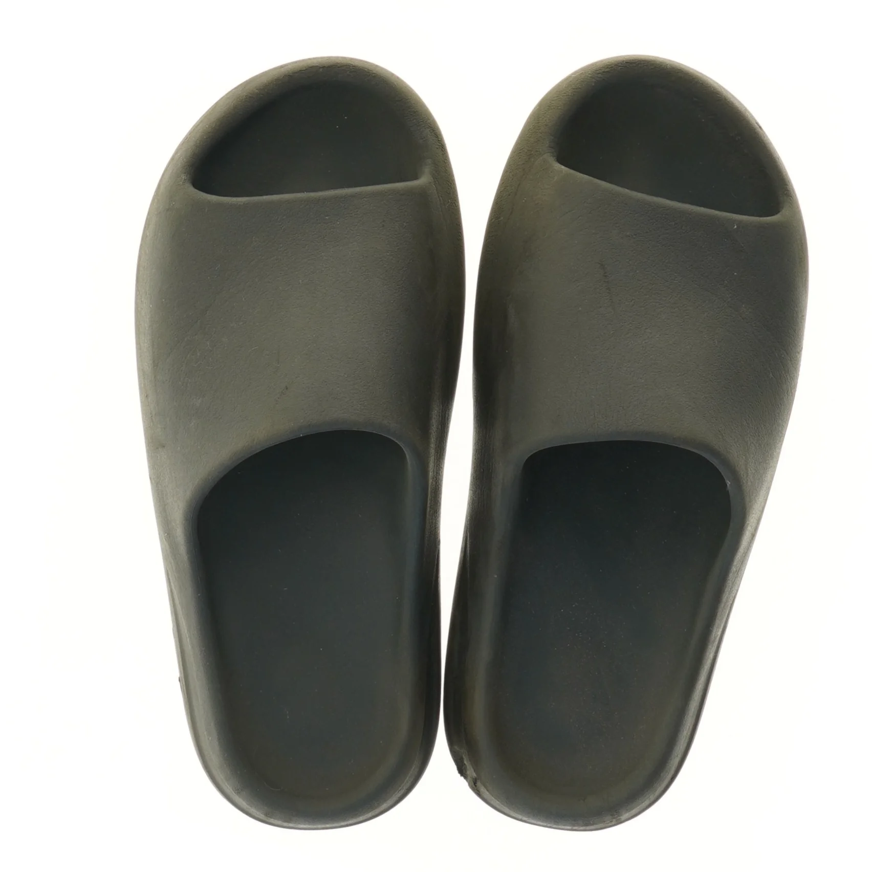 Sorte yeezy slippers (str. længde 30 cm) str 44