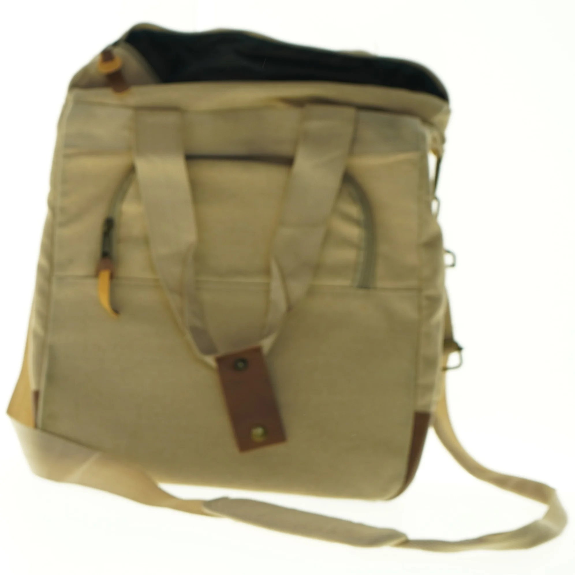 Lærred rygsæk med læderdetaljer (str. 40 x 32 cm)