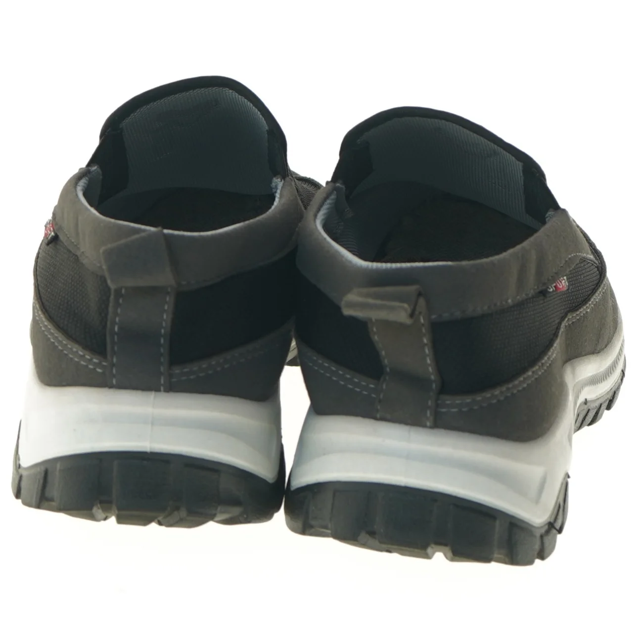 Sportssko i sort, str. 44 (str. 44 )