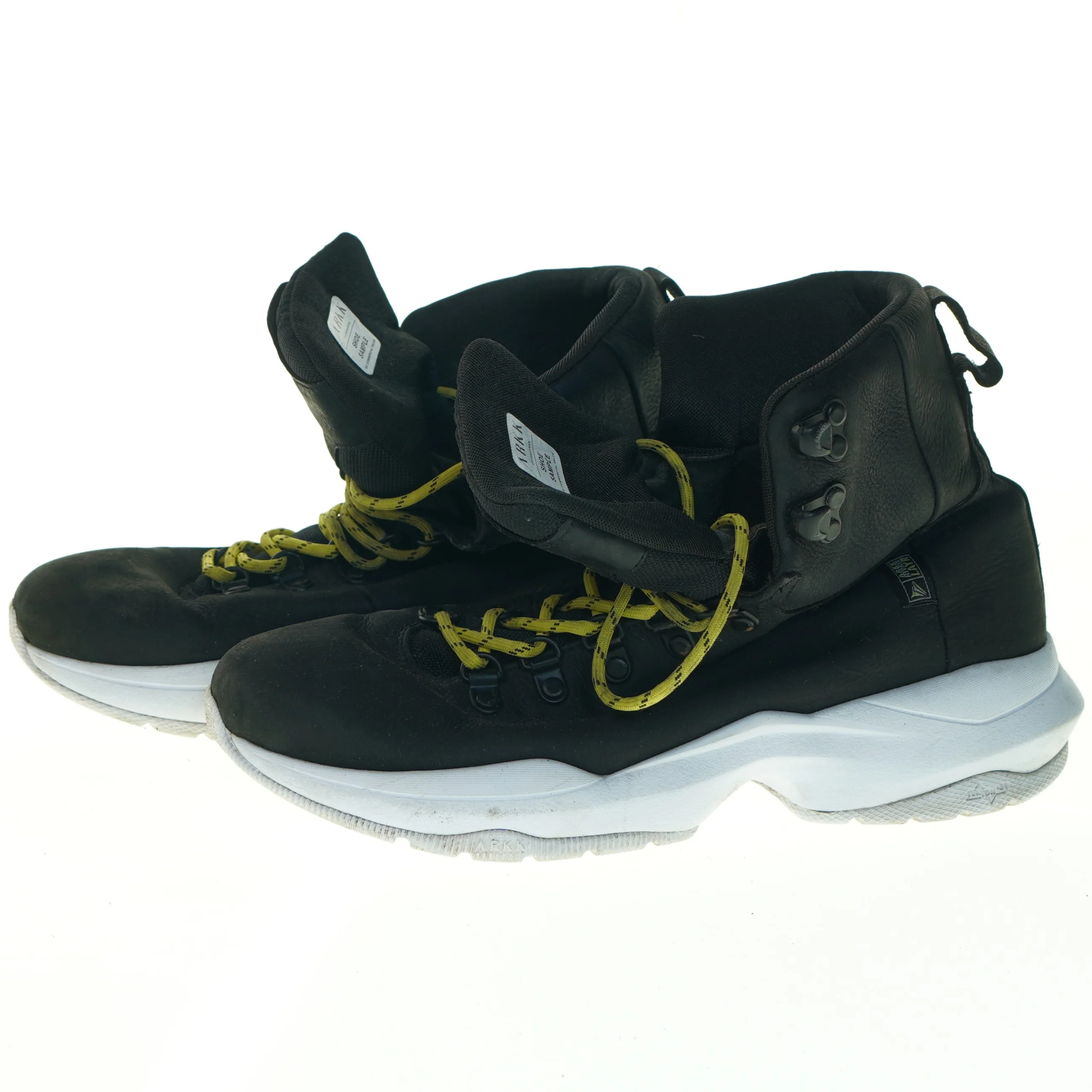 Sorte sneakers med højt skaft fra Arkk (str. 30 cm lang)