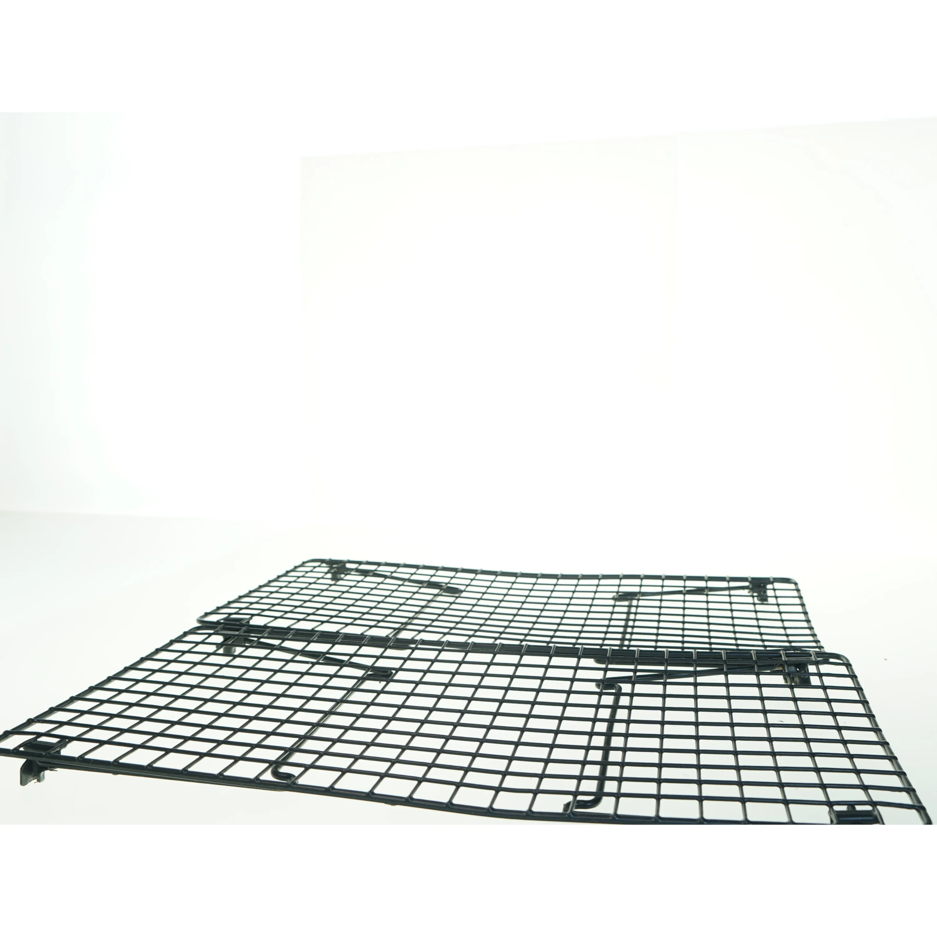 Metal trådhylle (str. 58x27 cm)