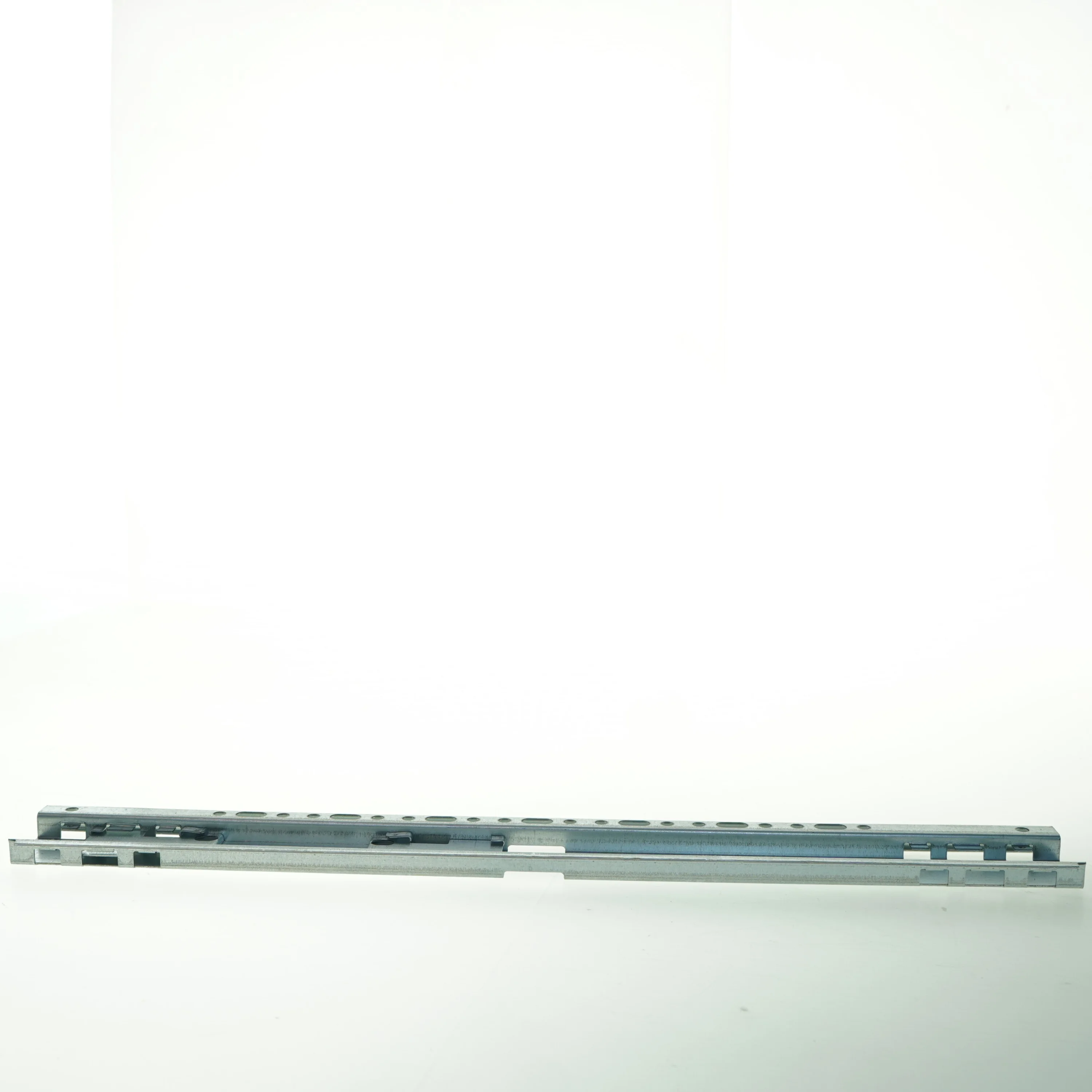 Skabsskinne 60 cm fra Ikea / bestå af skab (str. 60 cm)