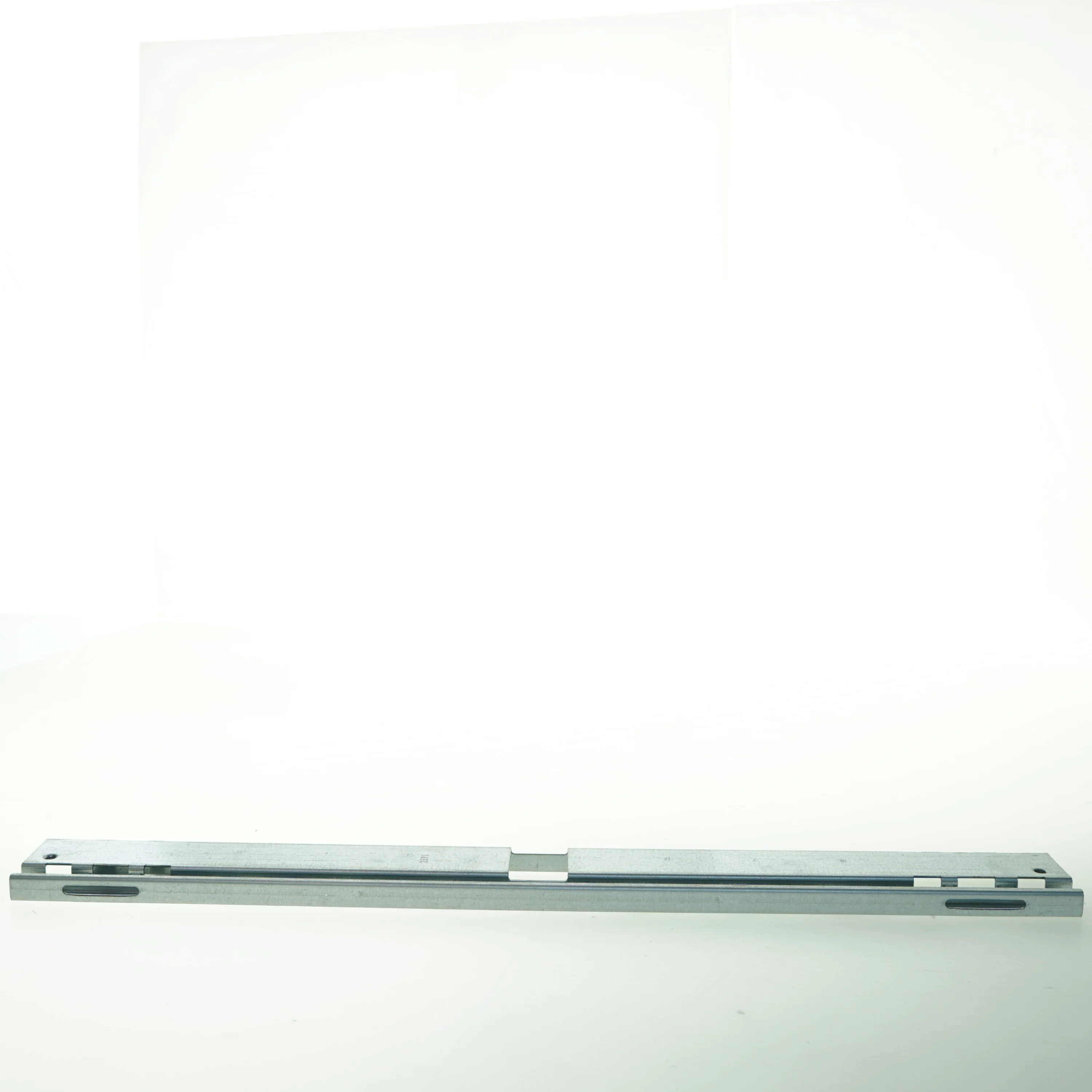 Skabsskinne 60 cm fra Ikea / bestå af skab (str. 60 cm)