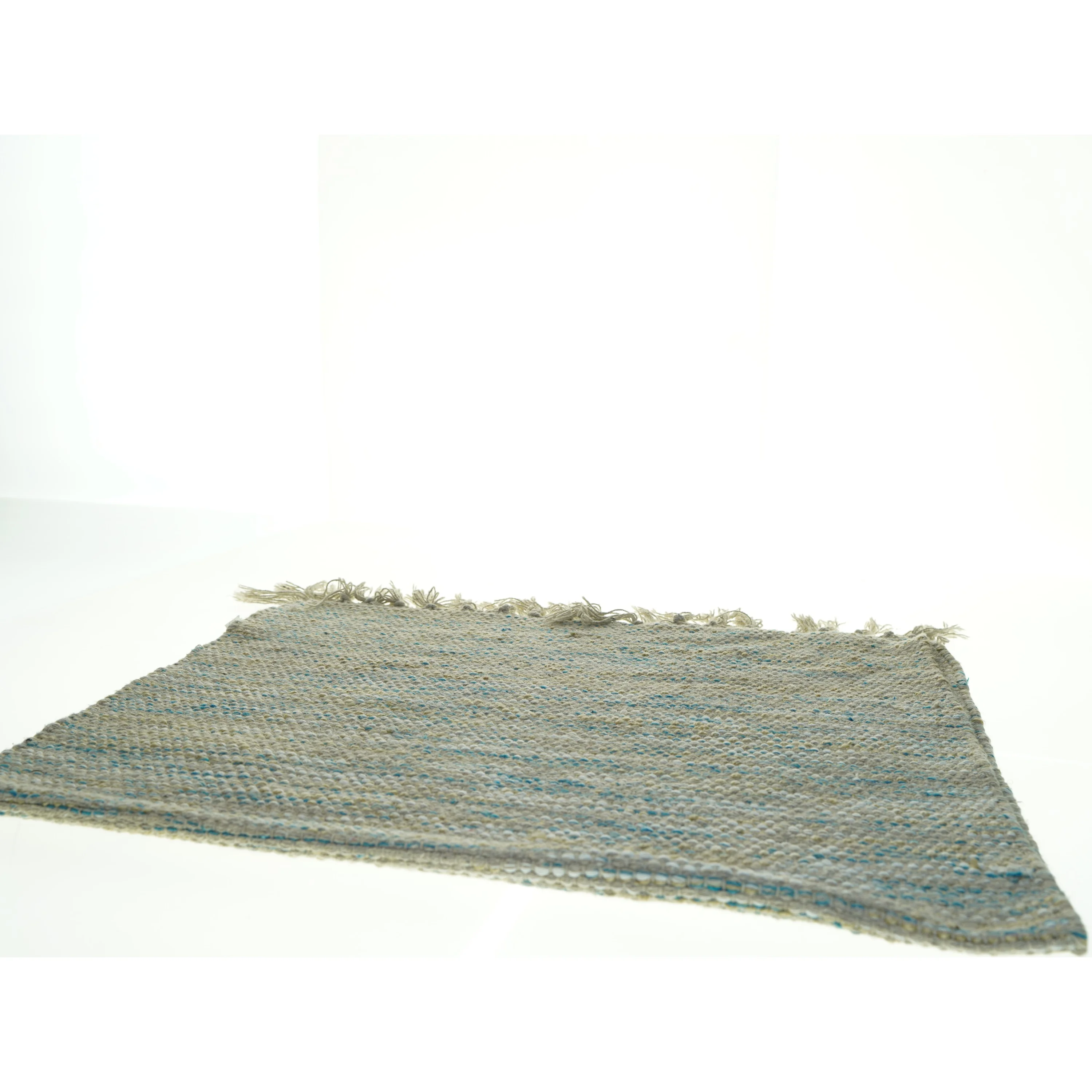 Vævet tæppe med frynser fra Mørke Gaard (str. 60 x. 100 cm)