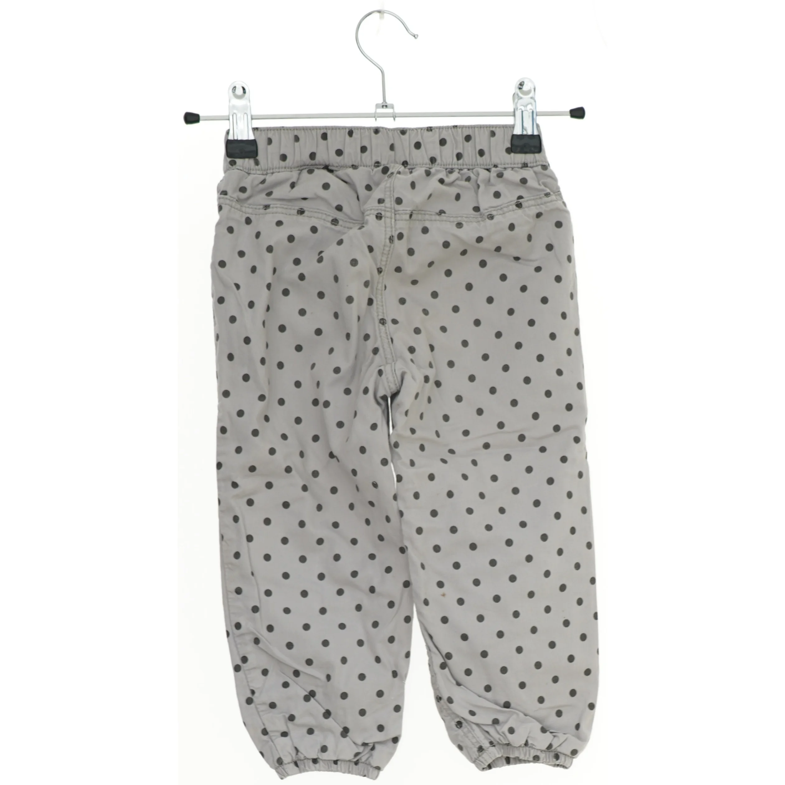 Bukser med prikker fra H&M (str. 92)