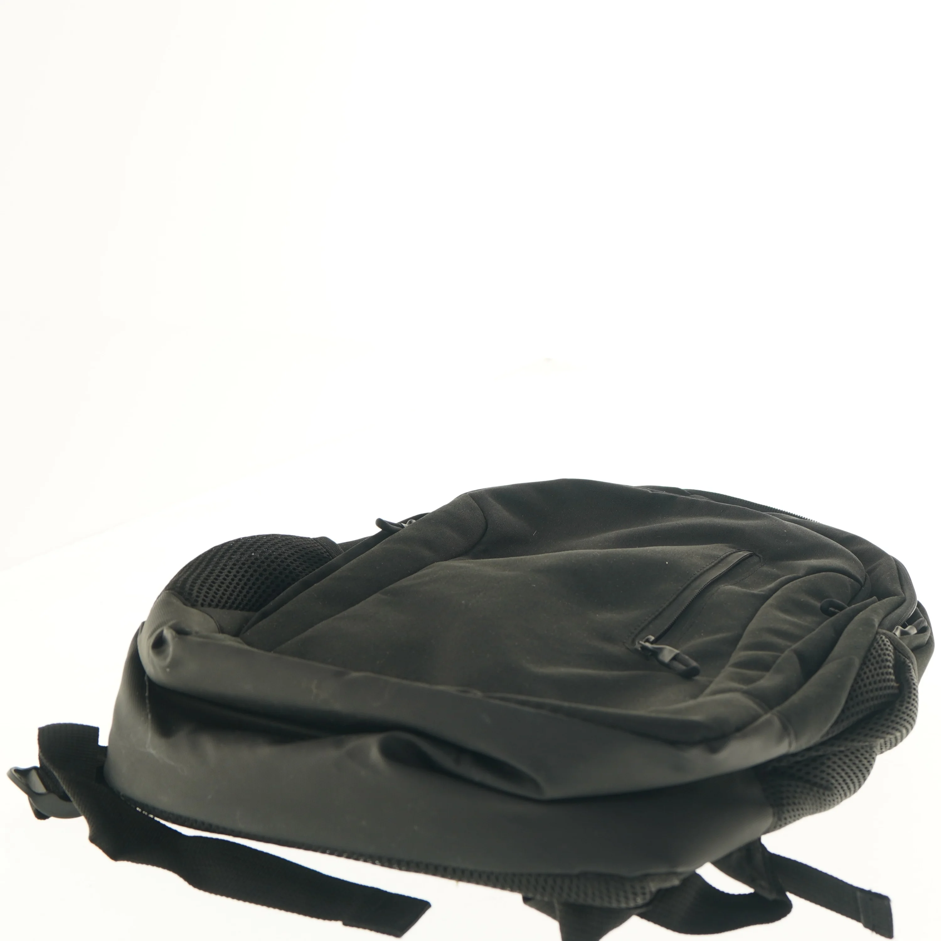 Sort rygsæk (str. 45x36 cm)