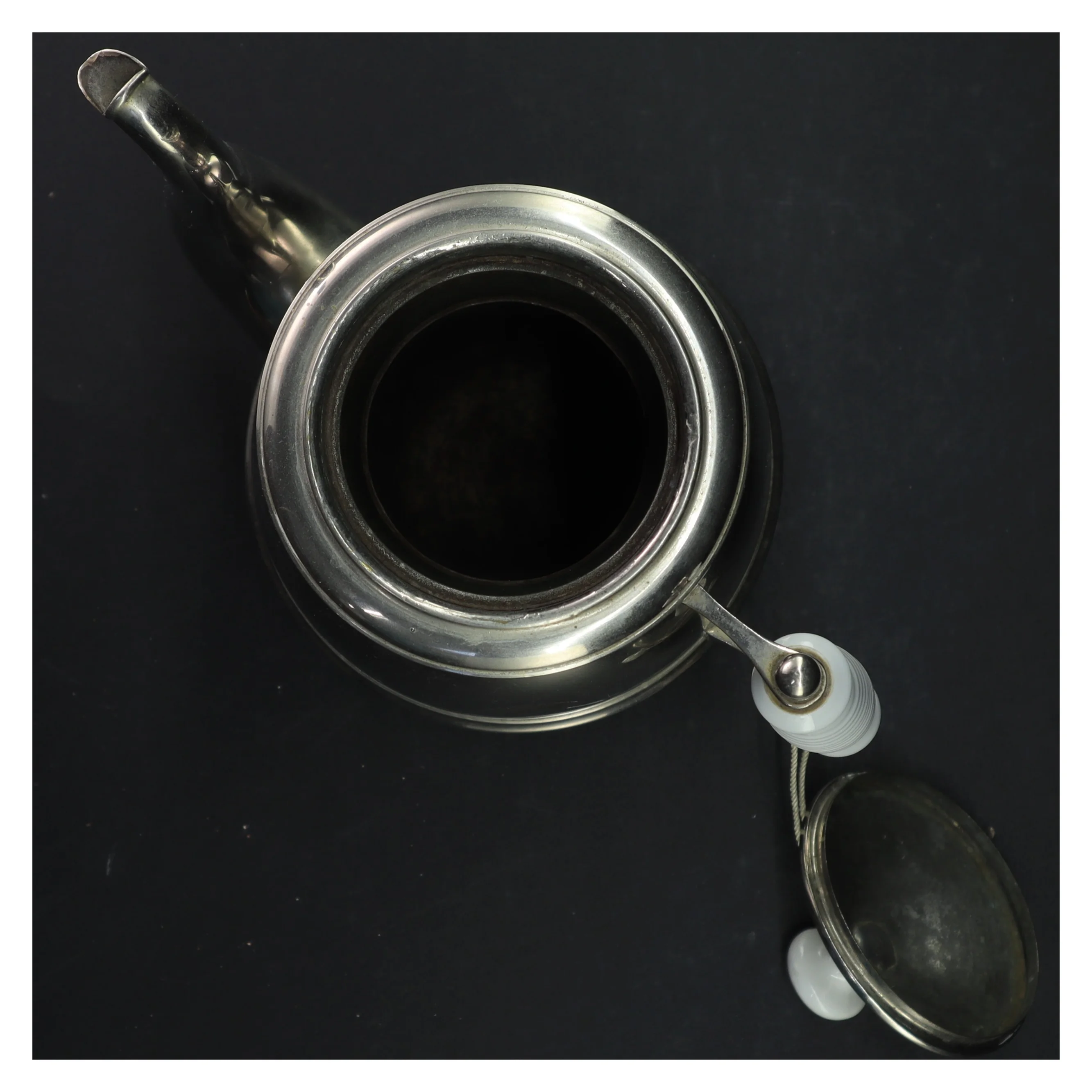 Sølvfarvet tekande fra Kanne (str. 28 cm)