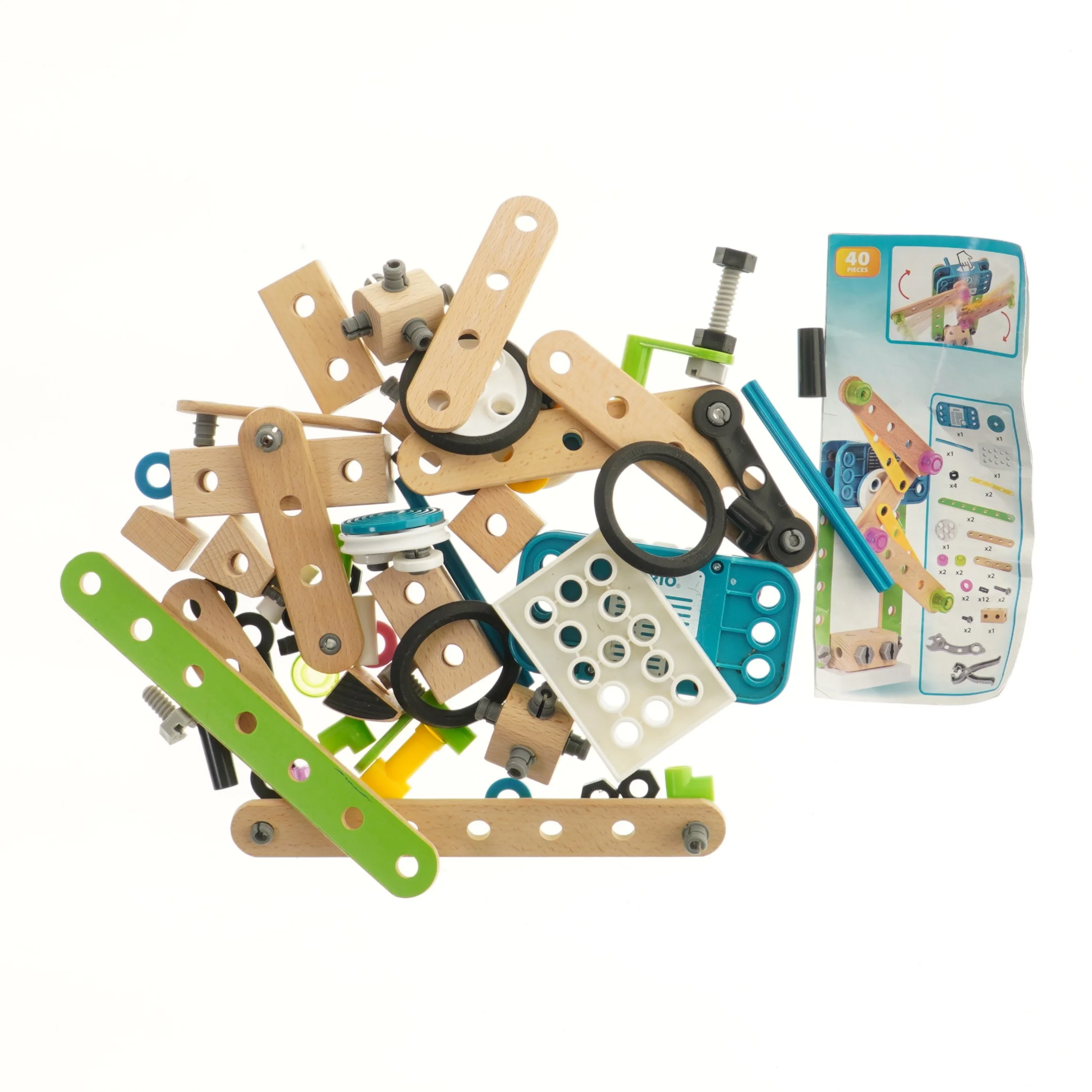 Byggesæt med forskellige komponenter fra Brio