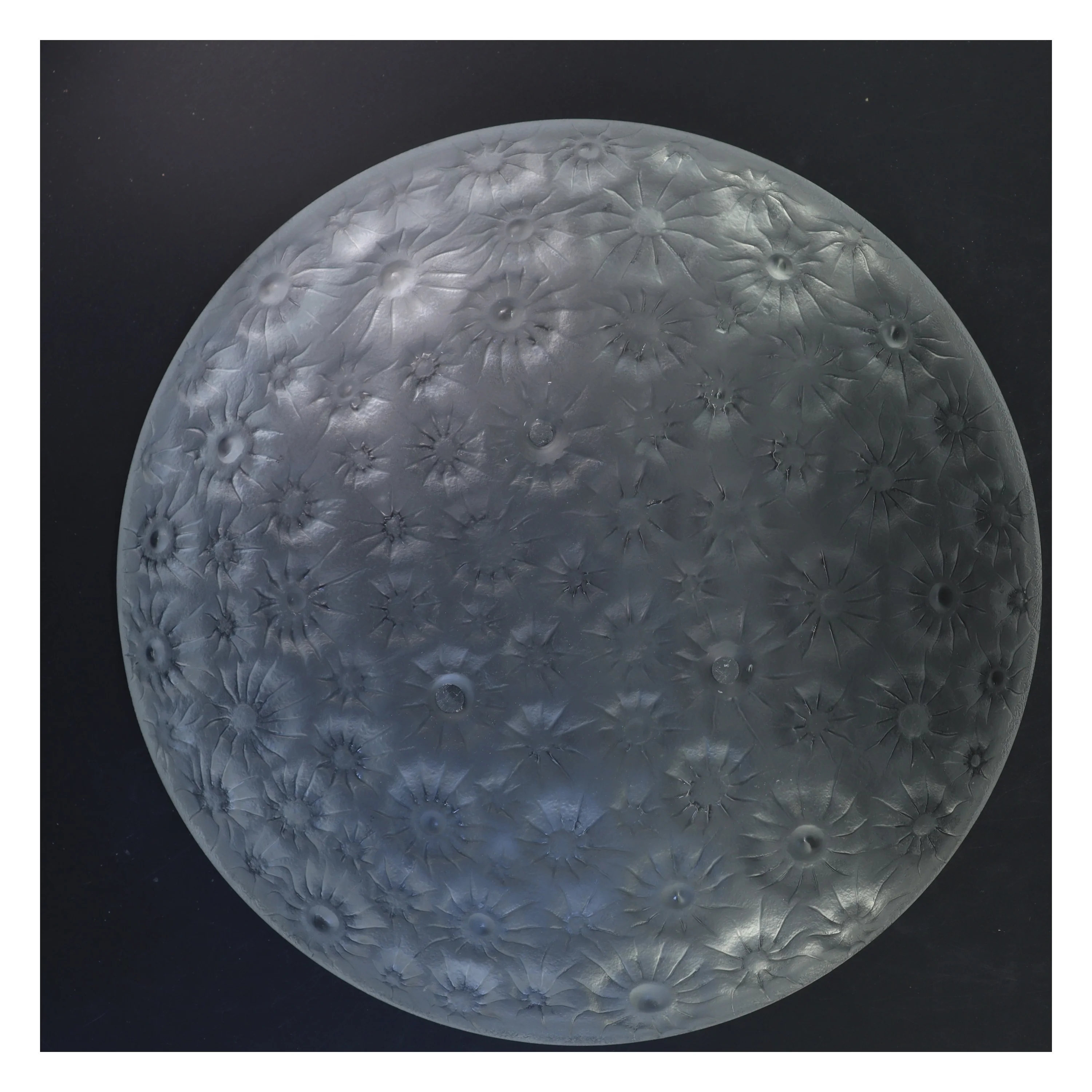 Stor glasfad med blomstermønster (str. Ø 35 cm)