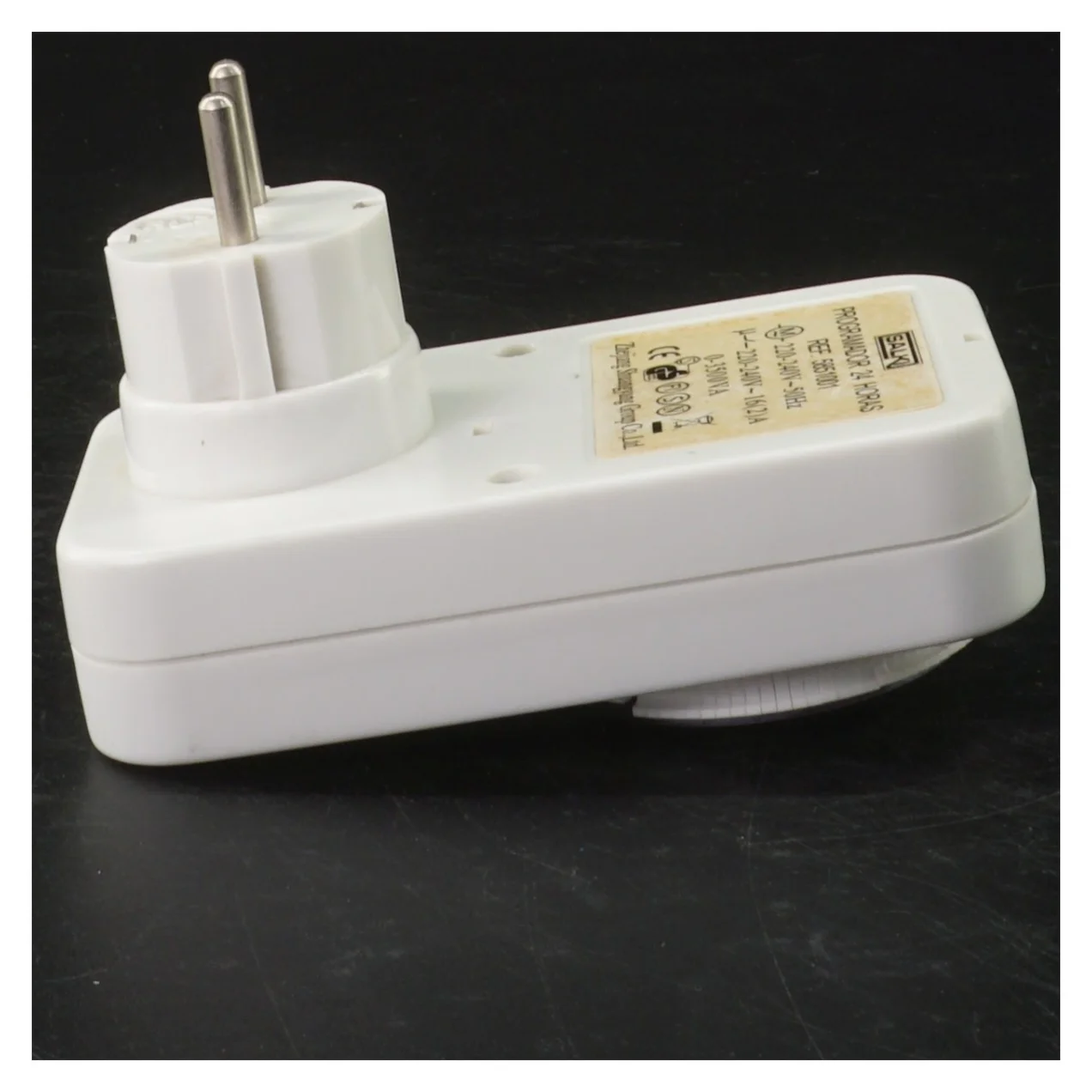 Tidsstyringskontakt fra Salki (str. 12x7,5x7 cm)