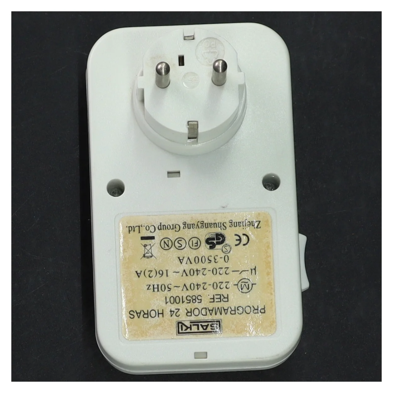 Tidsstyringskontakt fra Salki (str. 12x7,5x7 cm)