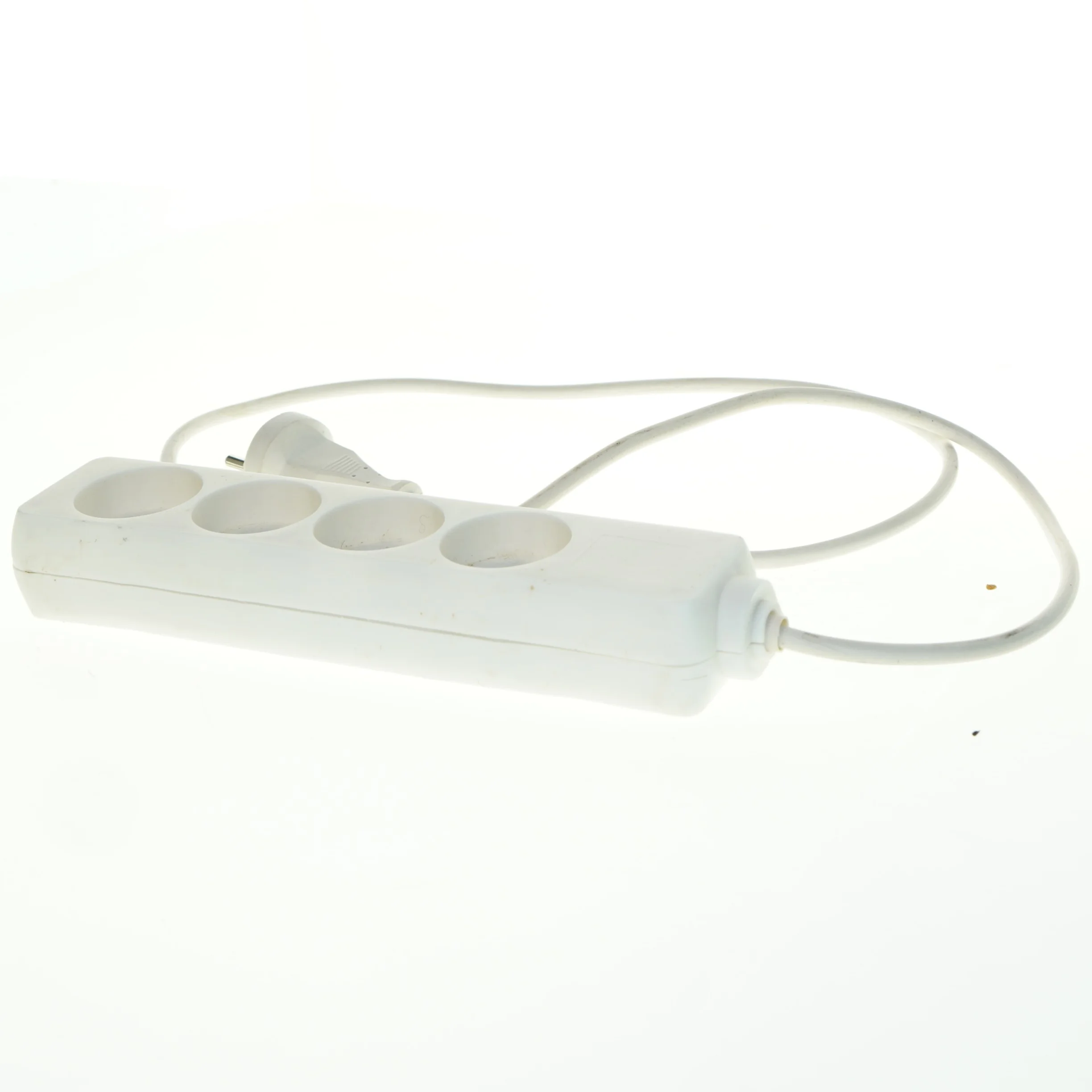 Forlængerledning med 4 stik (str. 140 cm)