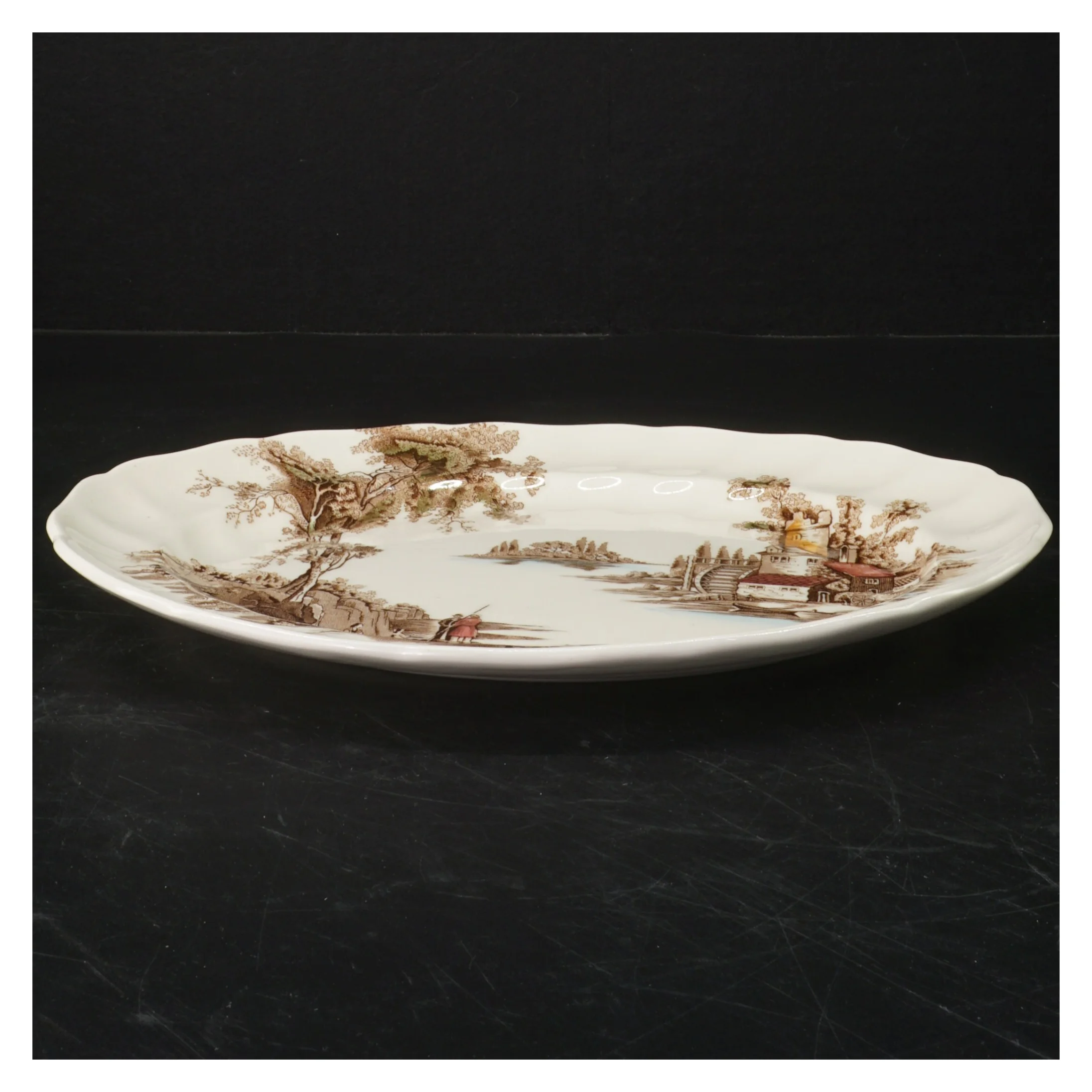 Vintage serveringsfad med landskabsdesign fra Johnson Bros (str. 25,5x21 cm)