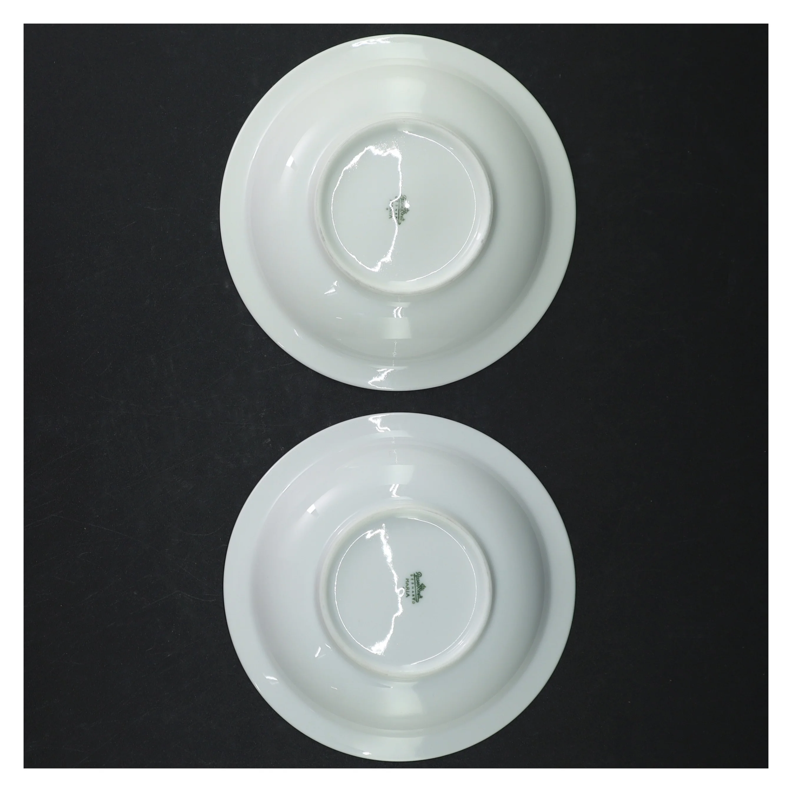 Porcelænstallerkener med blomstermønster fra Maria (str. Ø. 13,5 cm)