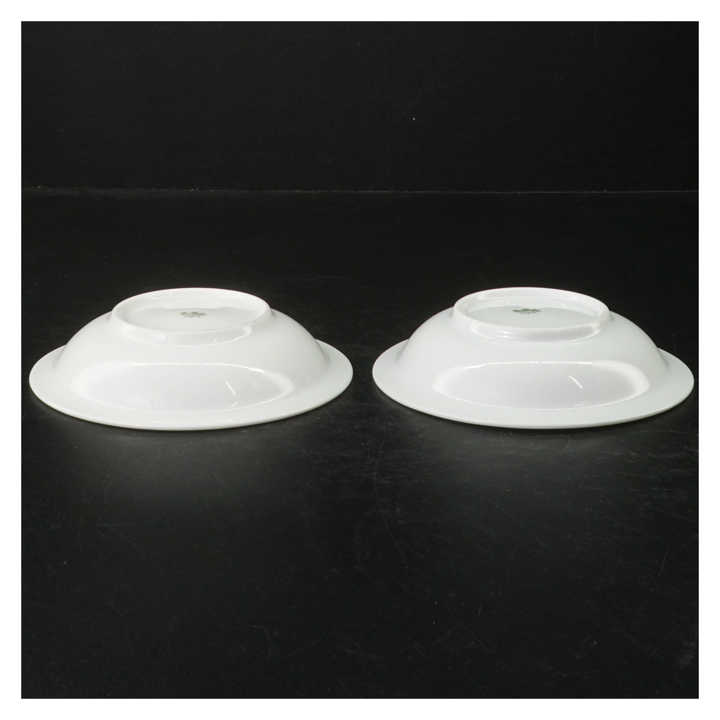 Porcelænstallerkener med blomstermønster fra Maria (str. Ø. 13,5 cm)