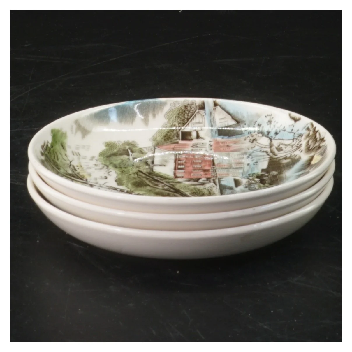 Dekorative tallerkener fra Johnson Bros (str. Ø. 11 cm. 3 styk)