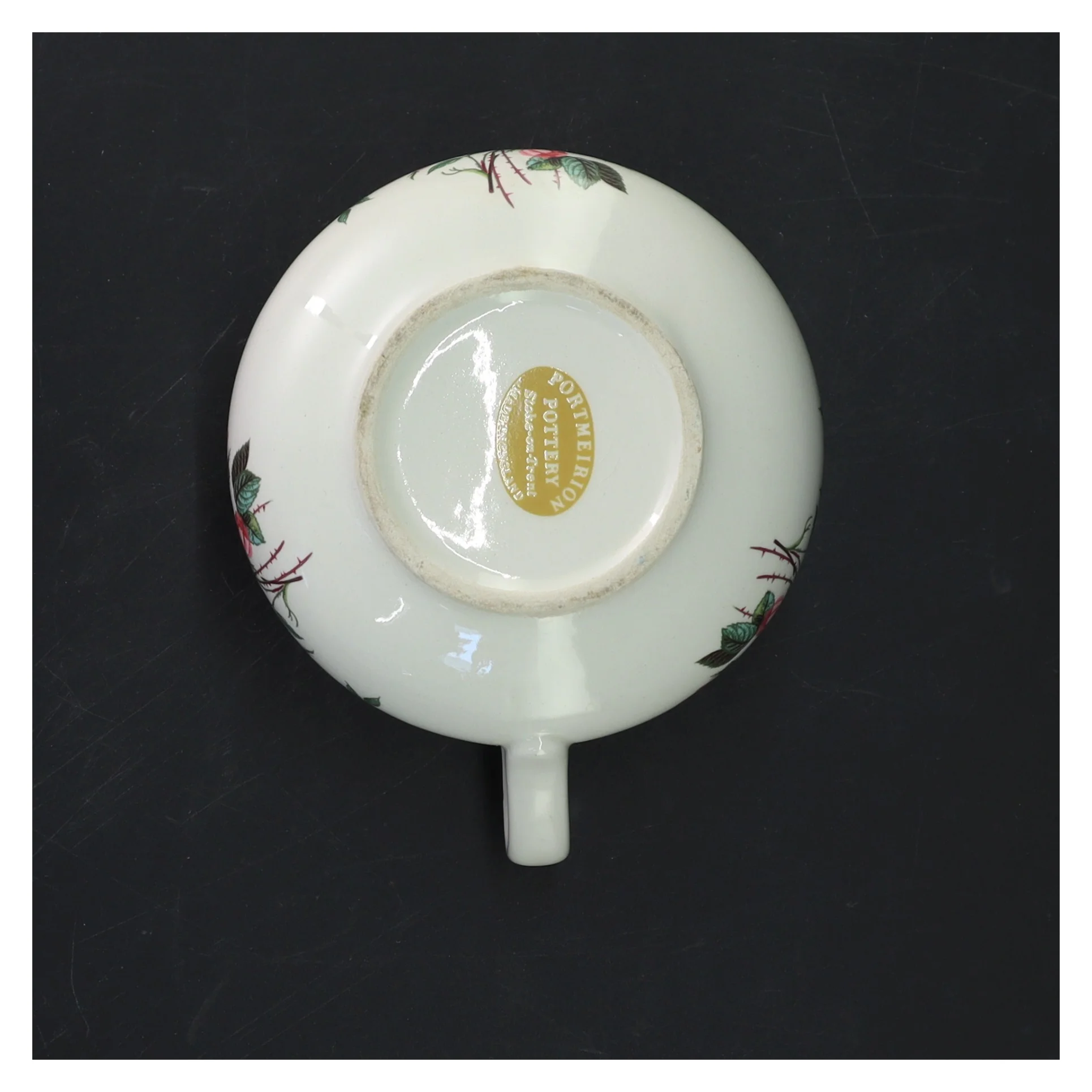 Porcelænskop med rosemotiv fra Portmeirion Pottery (str. Ø 11 cm)