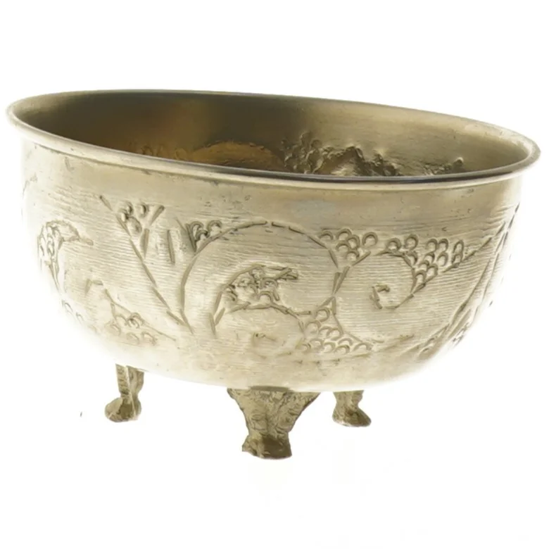 Forgyldt skål med låg og dekorative udskæringer (str. Ø 12 cm)