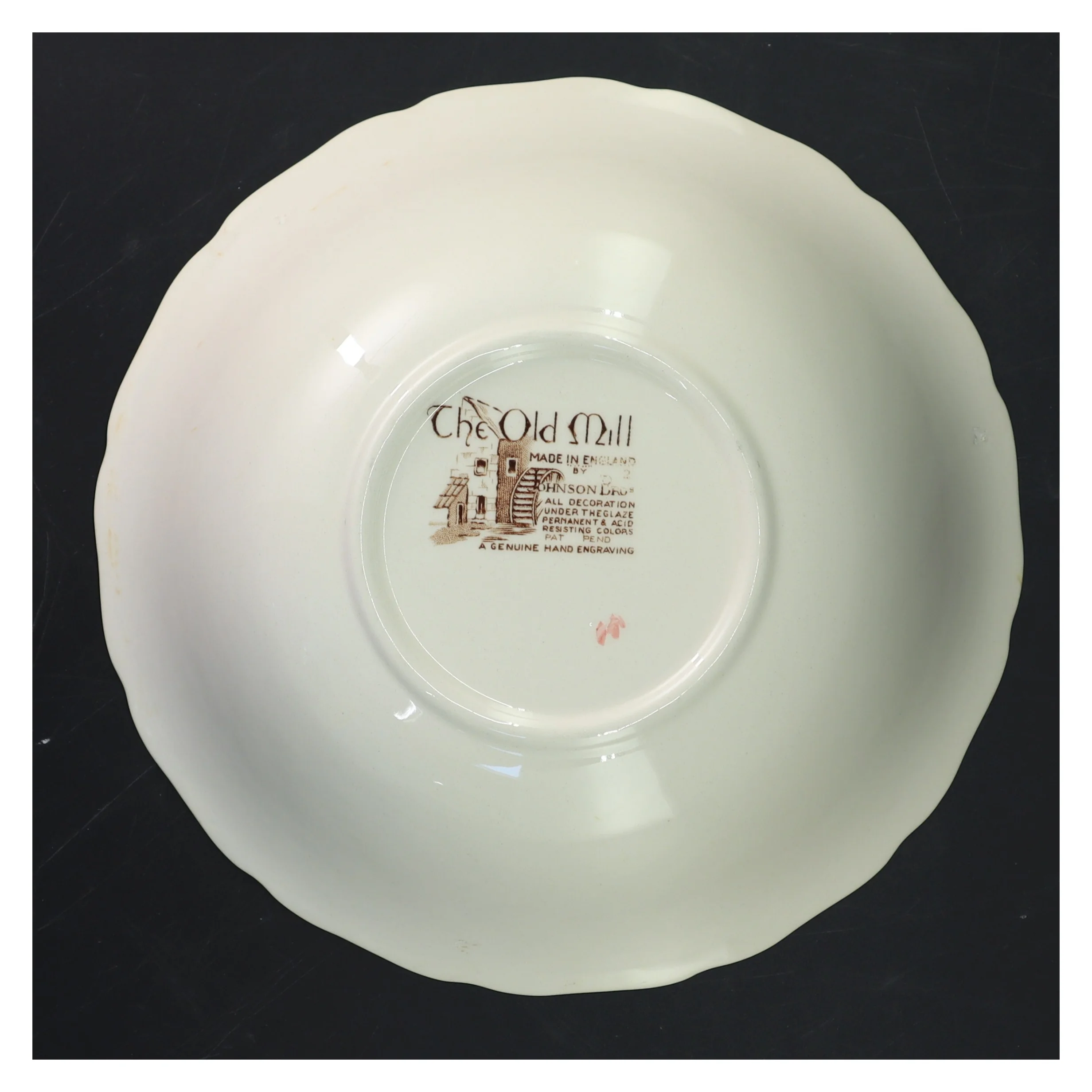 Dekorativ skål med landskabsmotiv fra Johnson Bros (str. Ø 23,5 cm)