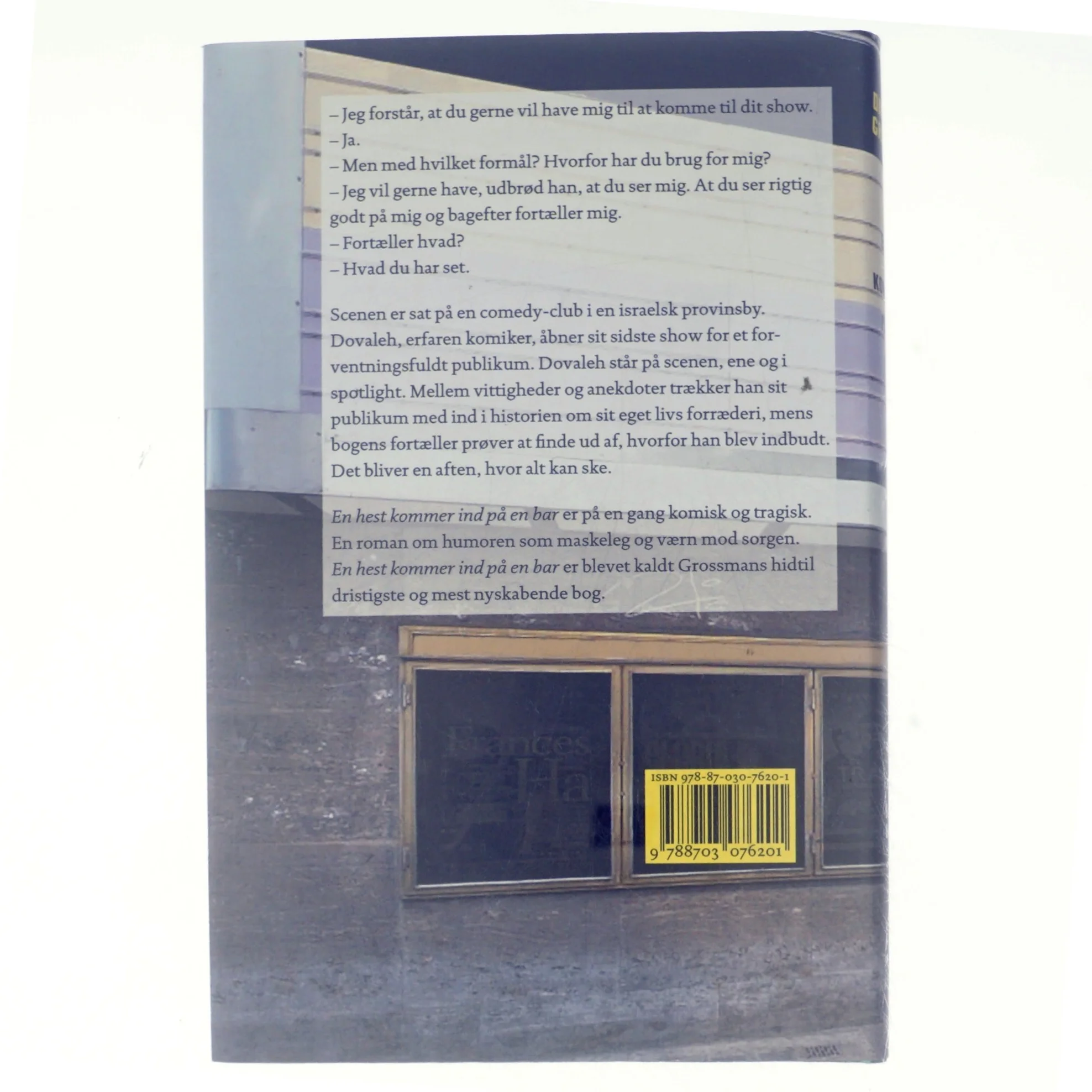 En hest kommer ind på en bar af David Grossman