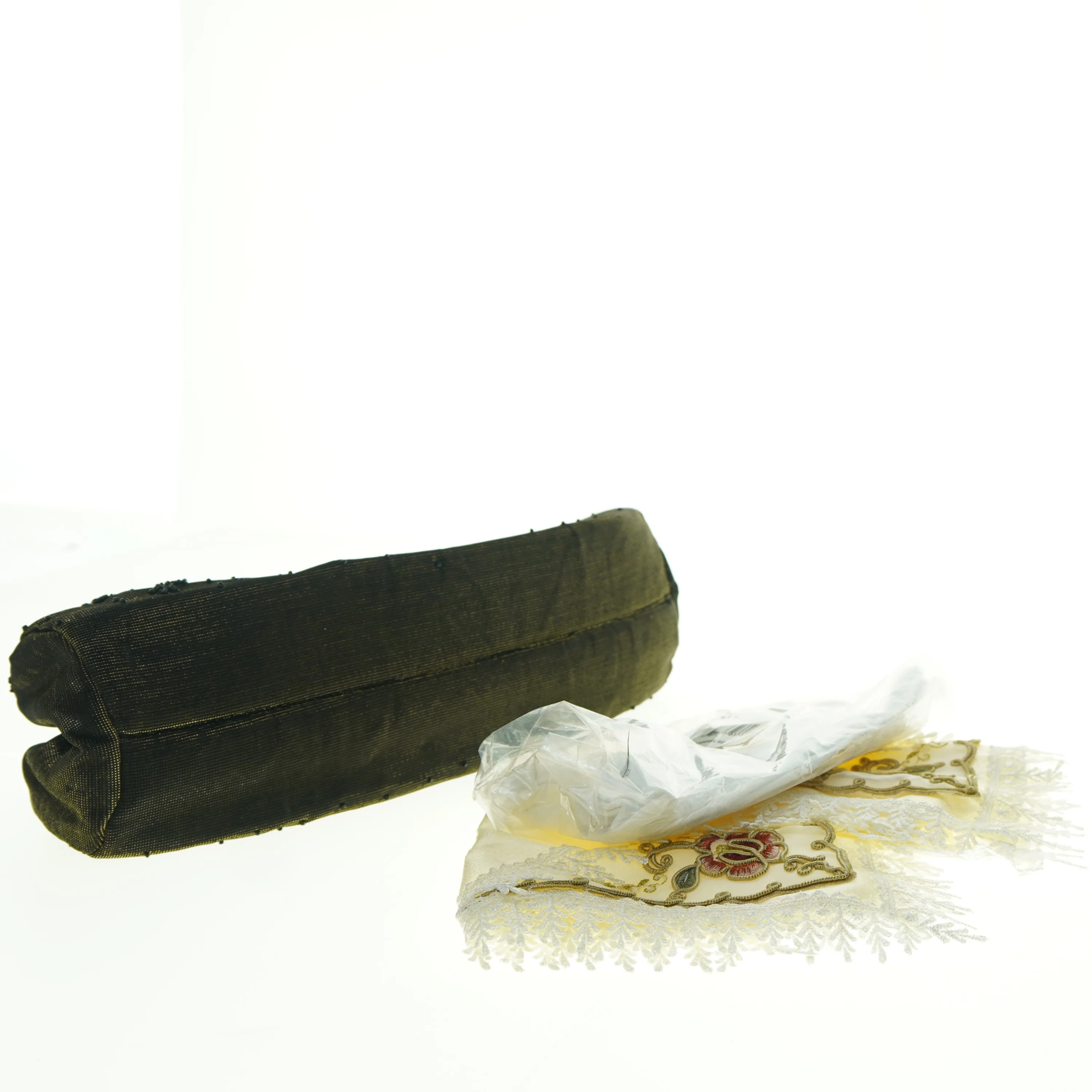 Vintage broderet aftenpung med kædehåndtag (str. 35 x 24 cm)