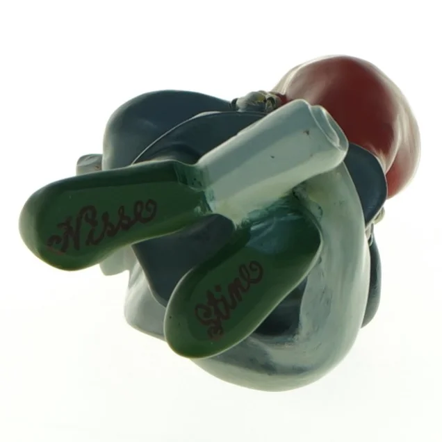 Julefigur af Nisse-Stine fra Carla Og Vilhelm. Hansen (str. 13 x 5 cm)