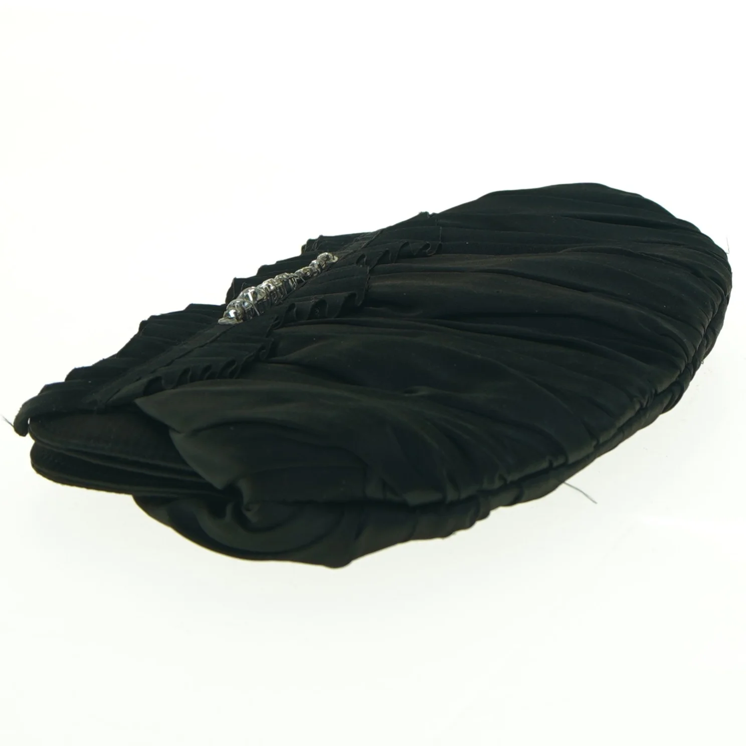 Sort satin clutch med pynt (str. 26 x 13 cm)