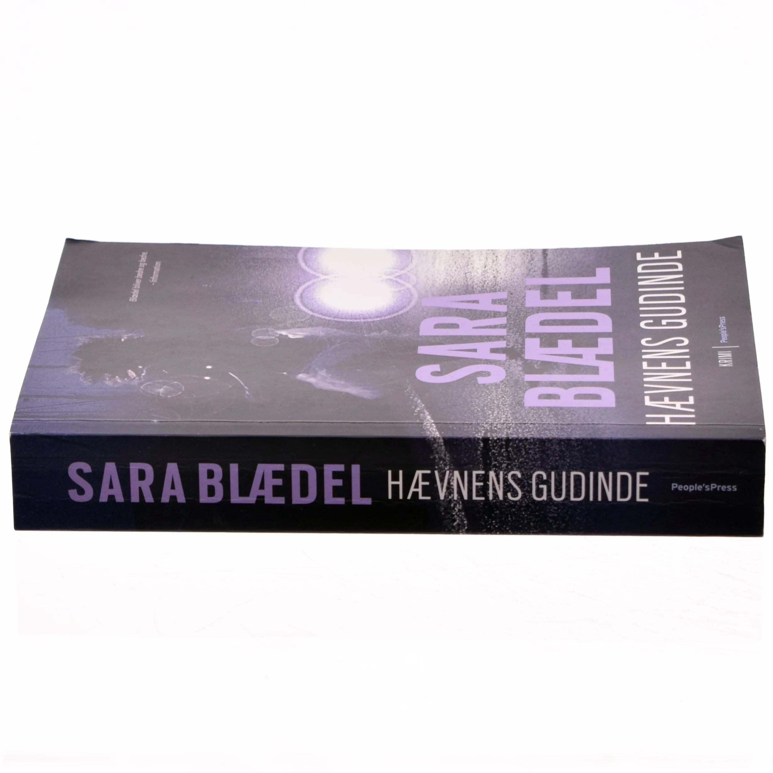 Hævnens gudinde : krimi af Sara Blædel (Bog)