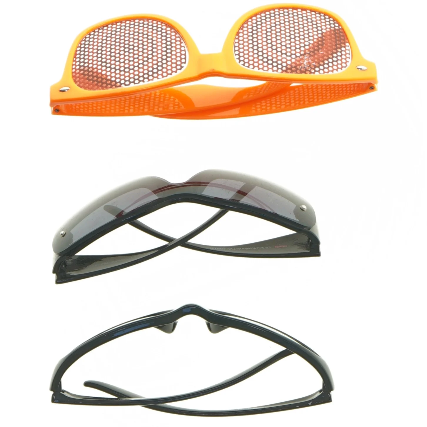 Tre solbriller (str. 8-15 cm)