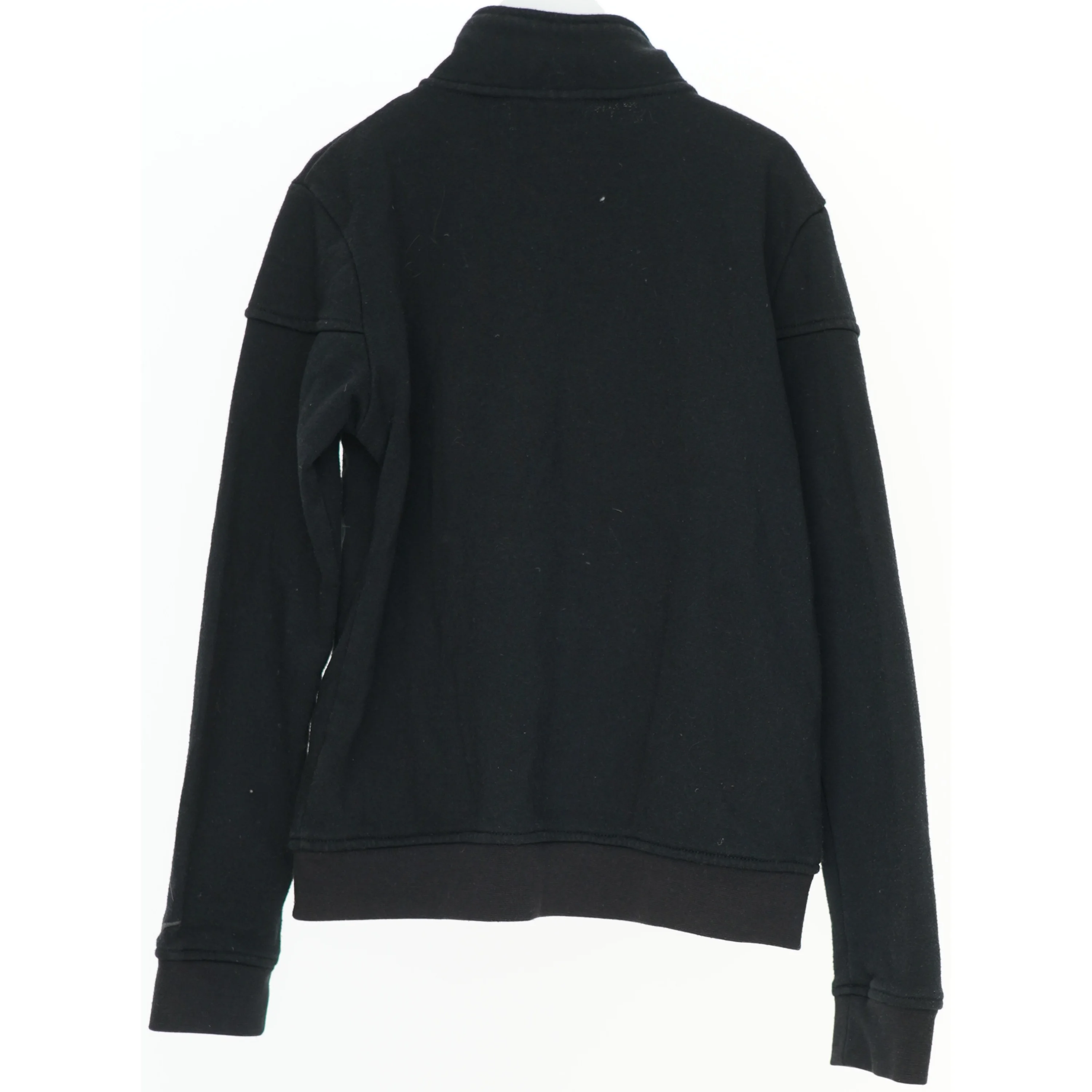 Sort jakke med lynlås fra La Gear (str. 134)