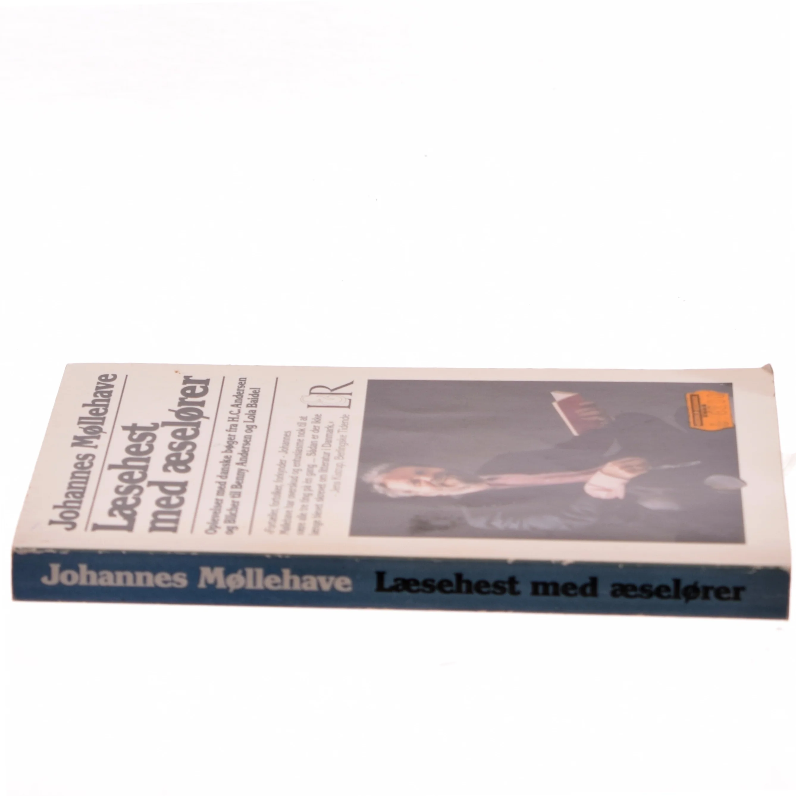 Læsehest med æselører : oplevelser med danske bøger fra H.C. Andersen og Blicher til Benny Andersen og Lola Baidel af Johannes Møllehave (Bog)