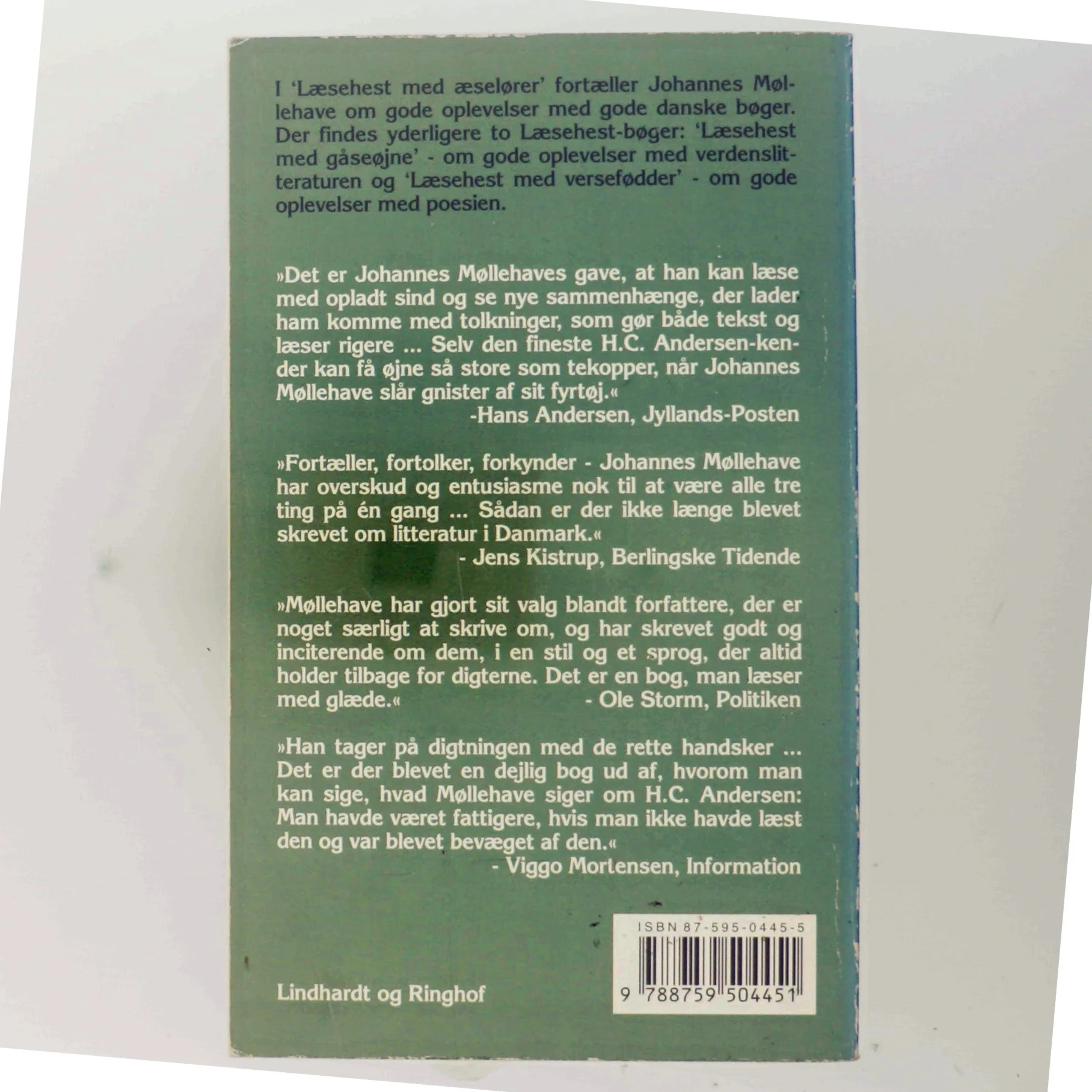 Læsehest med æselører : oplevelser med danske bøger fra H.C. Andersen og Blicher til Benny Andersen og Lola Baidel af Johannes Møllehave (Bog)