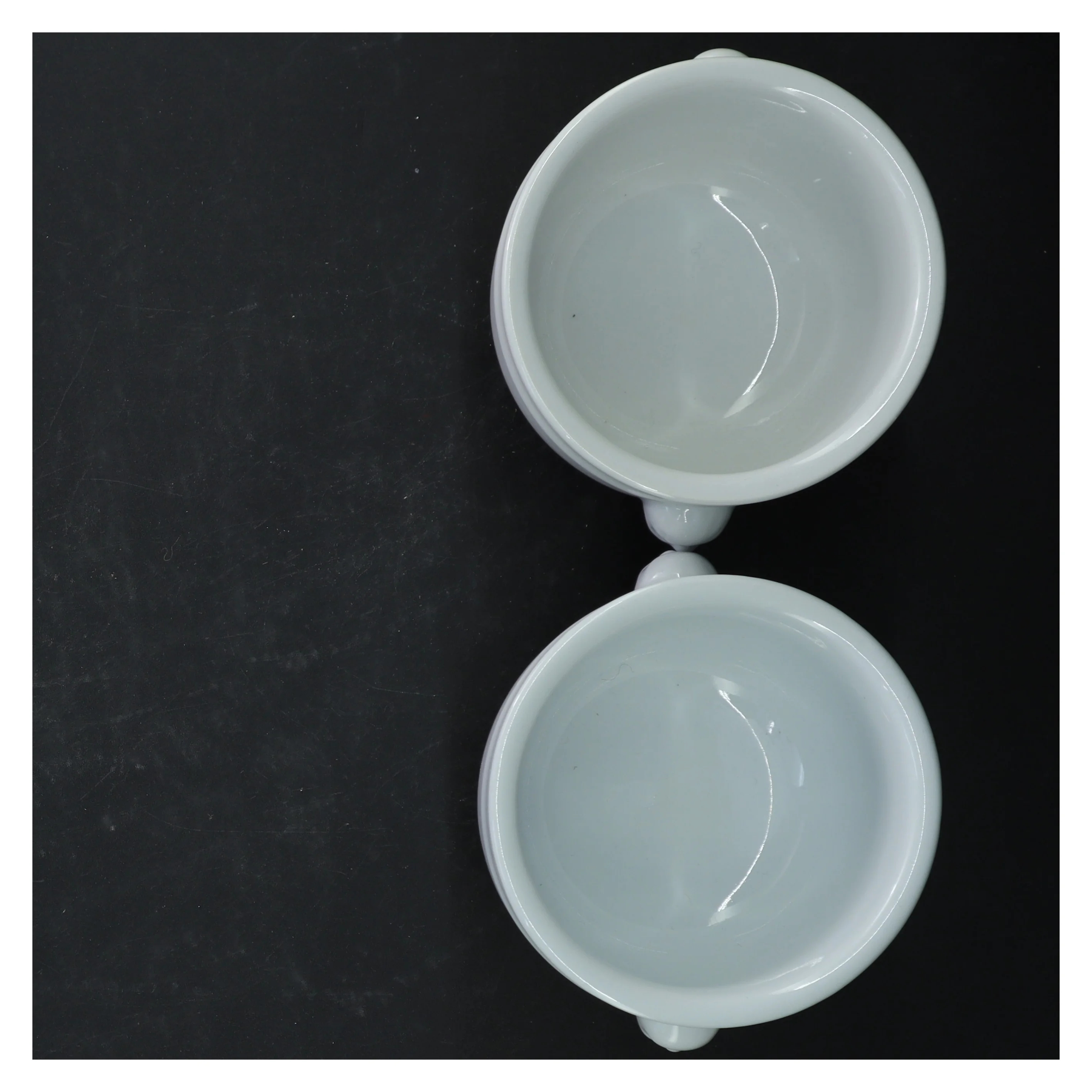 To hvid porcelænsskåle (str. Ø. 11,5 cm. 2 styk)