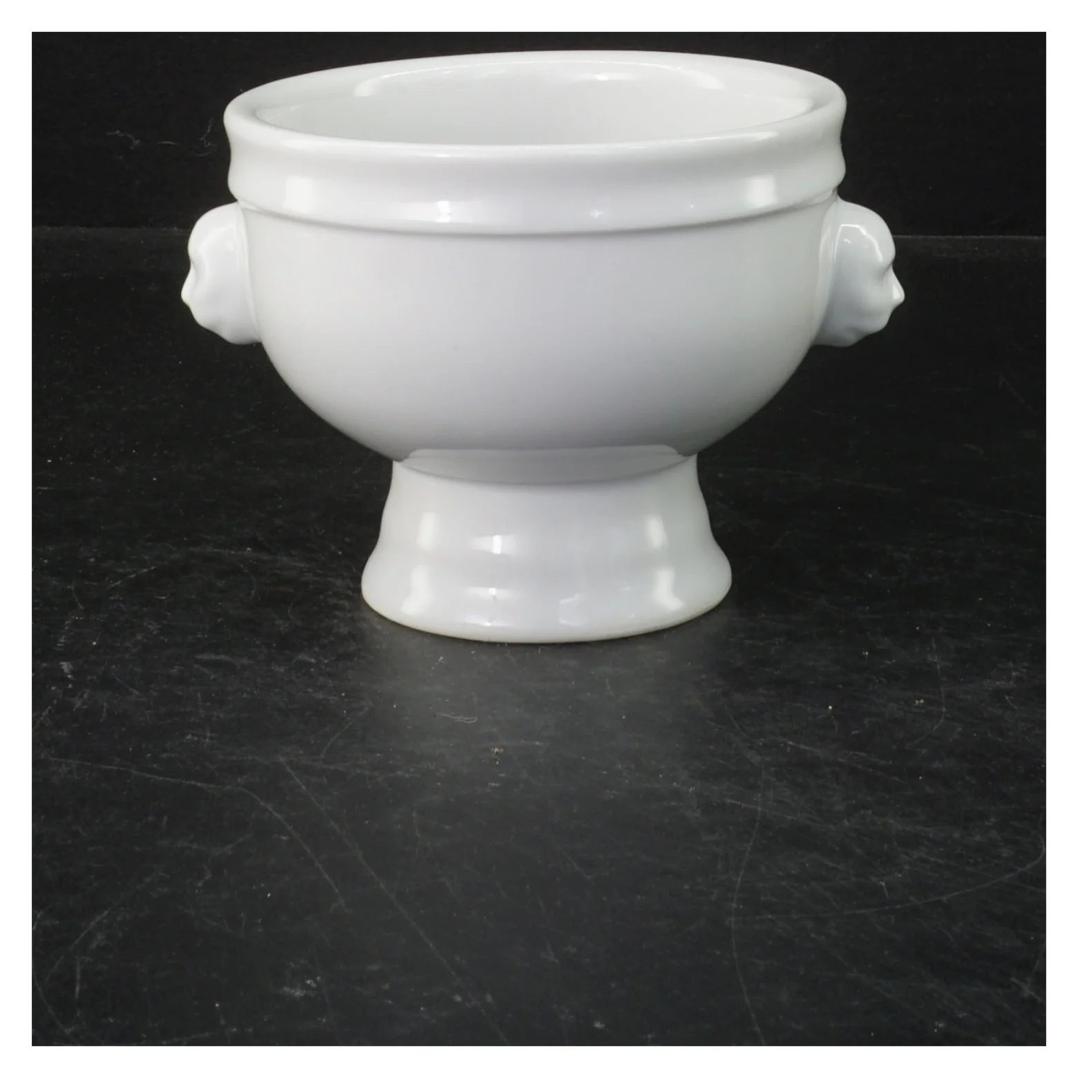 To hvid porcelænsskåle (str. Ø. 11,5 cm. 2 styk)