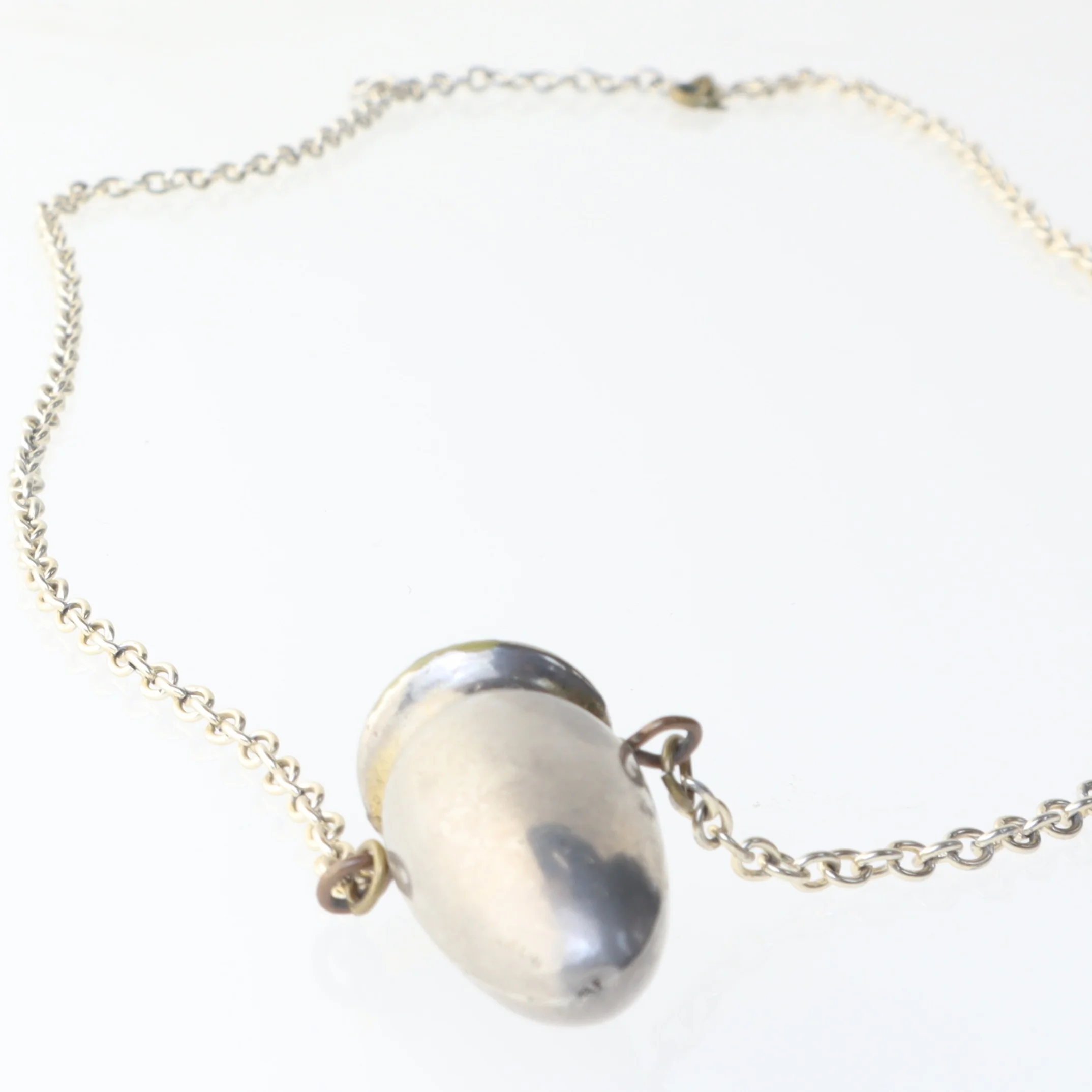 Halskæde med vedhæng (str. 72 cm)